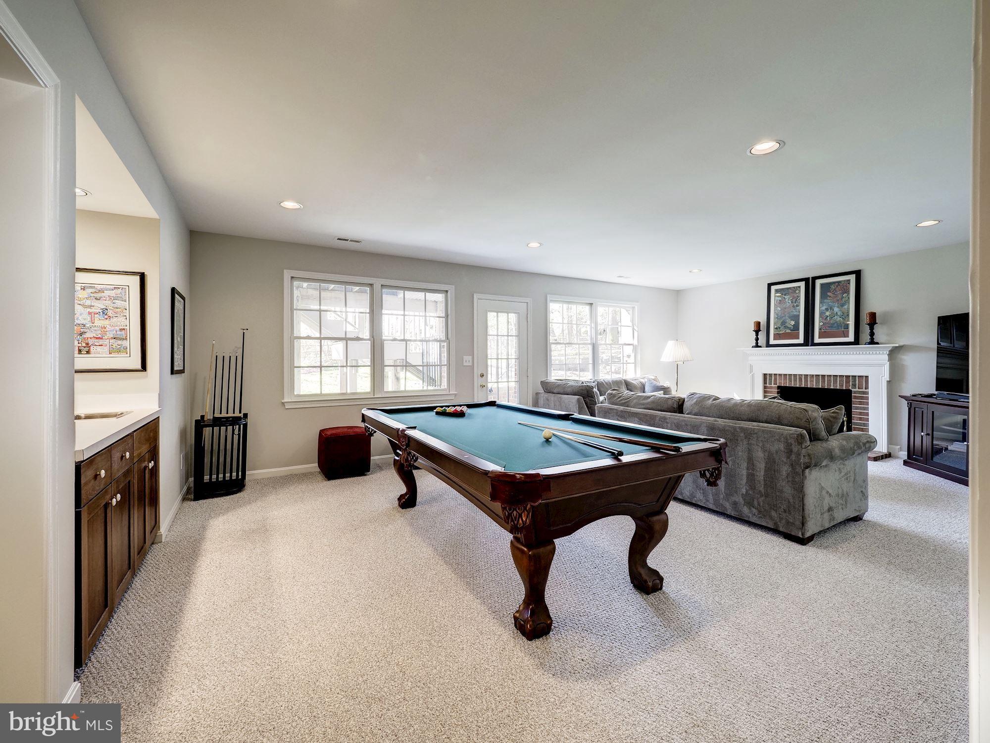 CARDEROCK SPRINGS - Residential