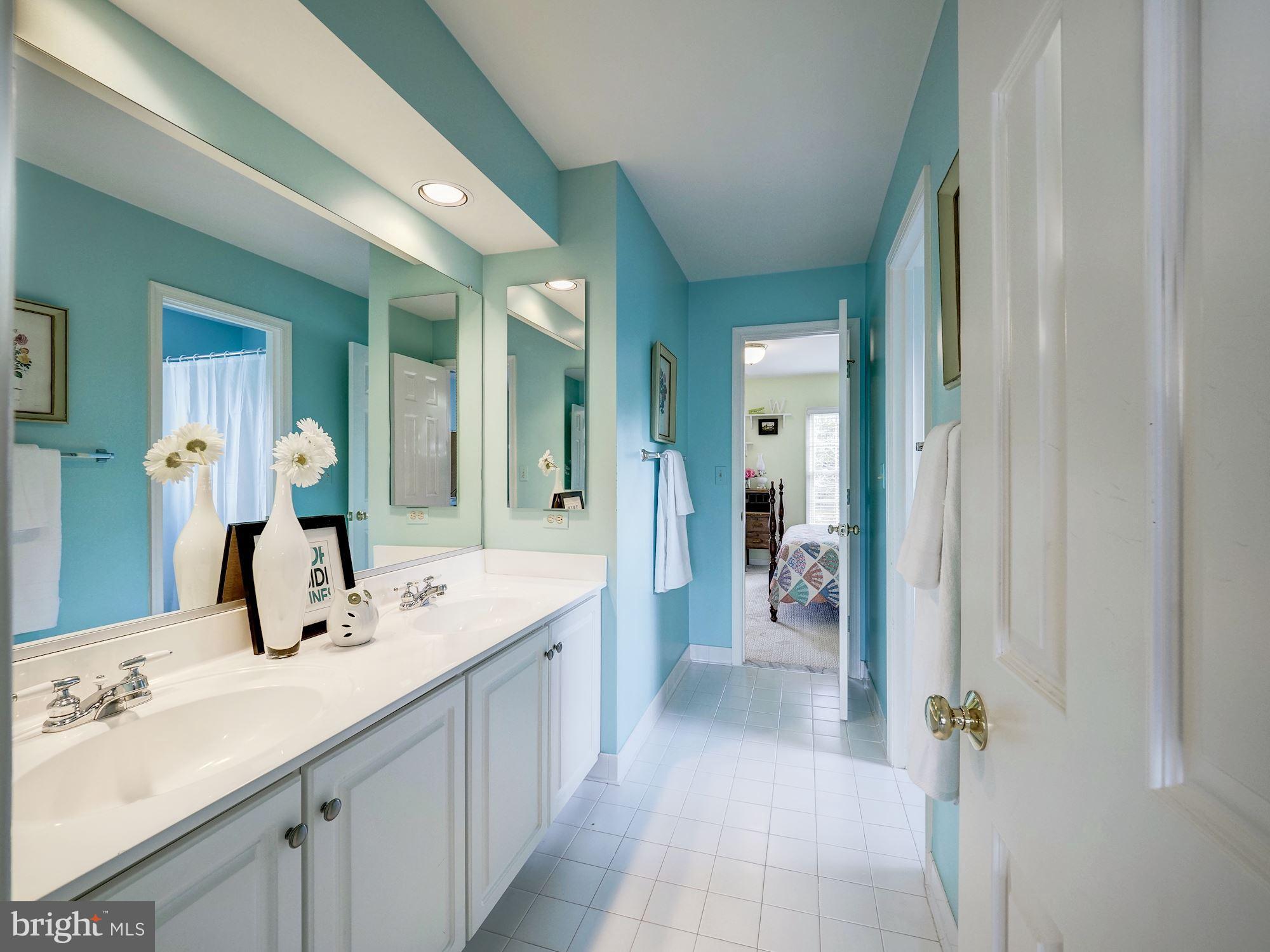 CARDEROCK SPRINGS - Residential