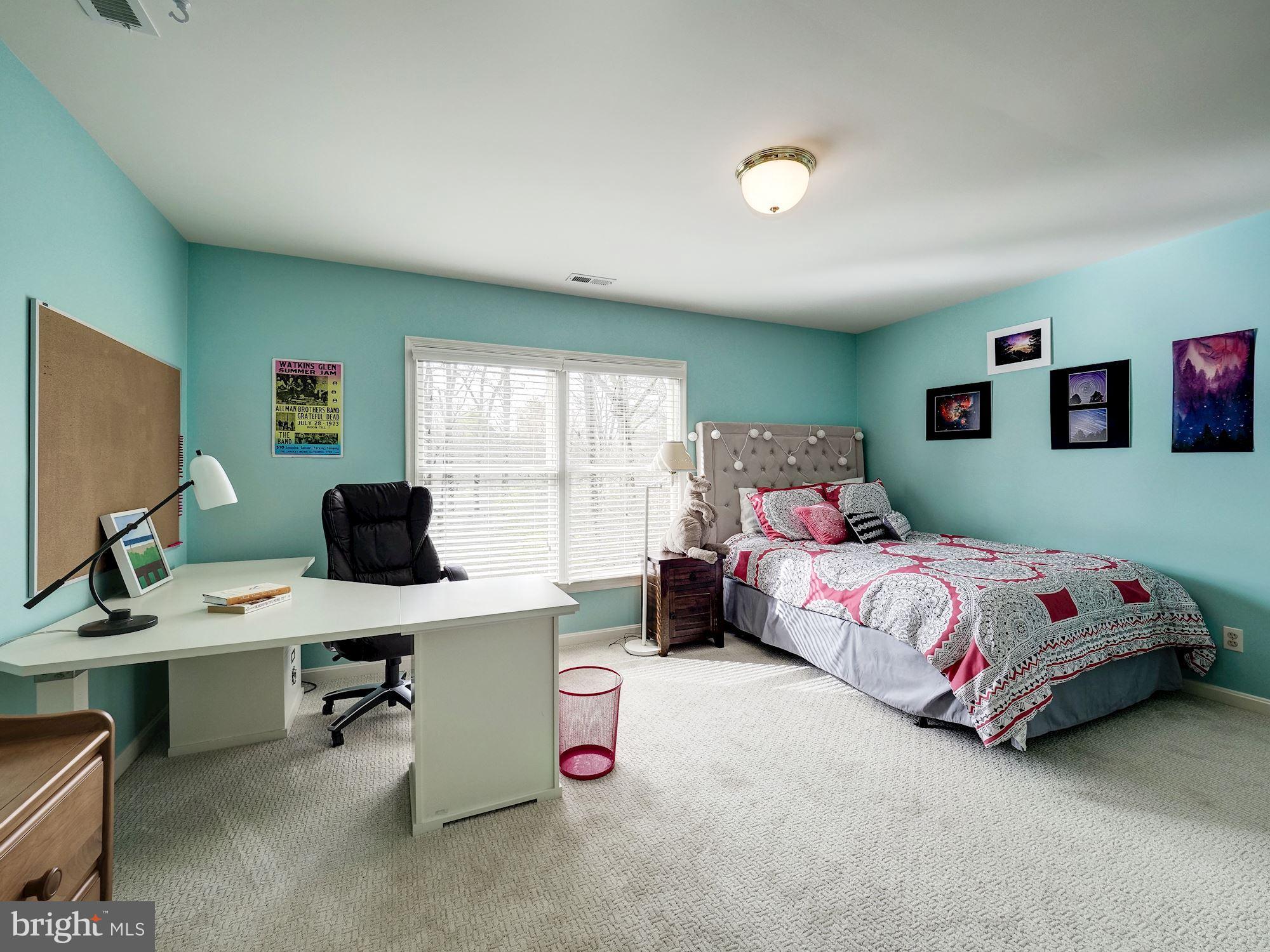 CARDEROCK SPRINGS - Residential