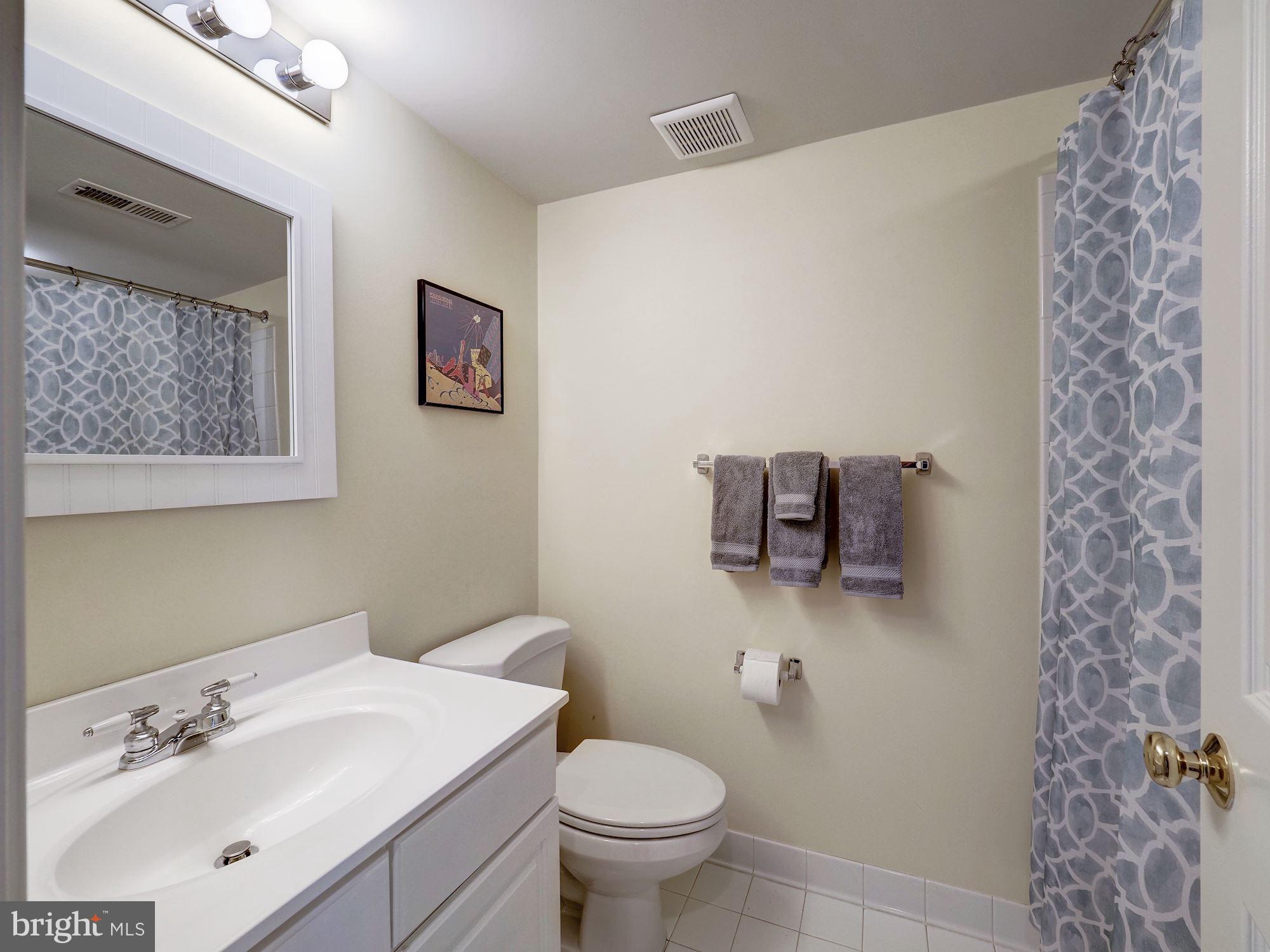 CARDEROCK SPRINGS - Residential