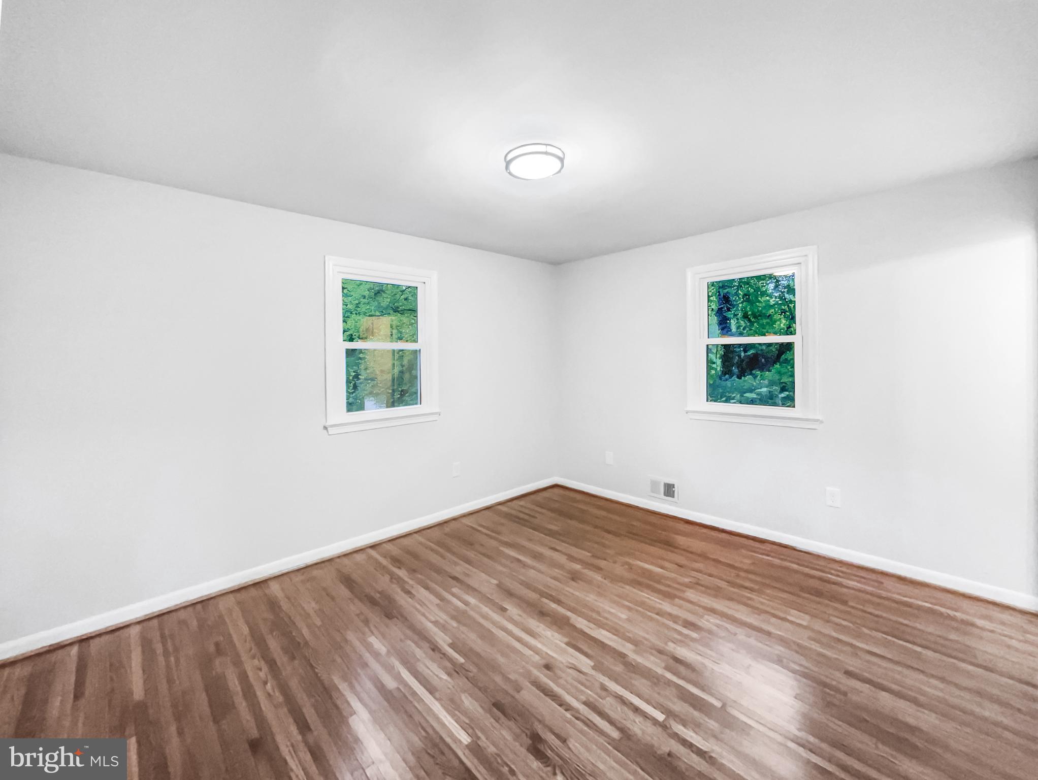 12511 CALVERT HILLS DRIVE