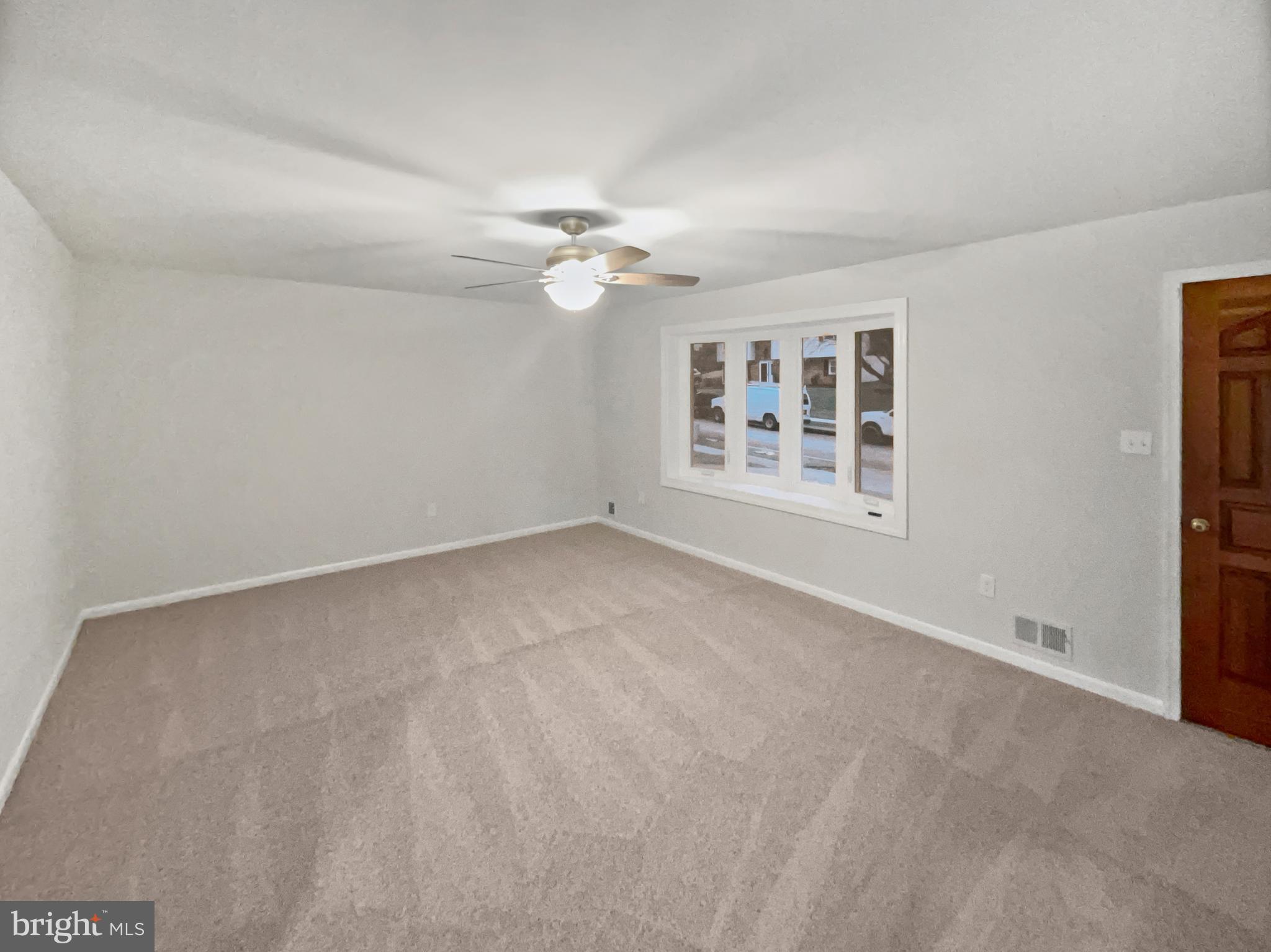 12511 CALVERT HILLS DRIVE