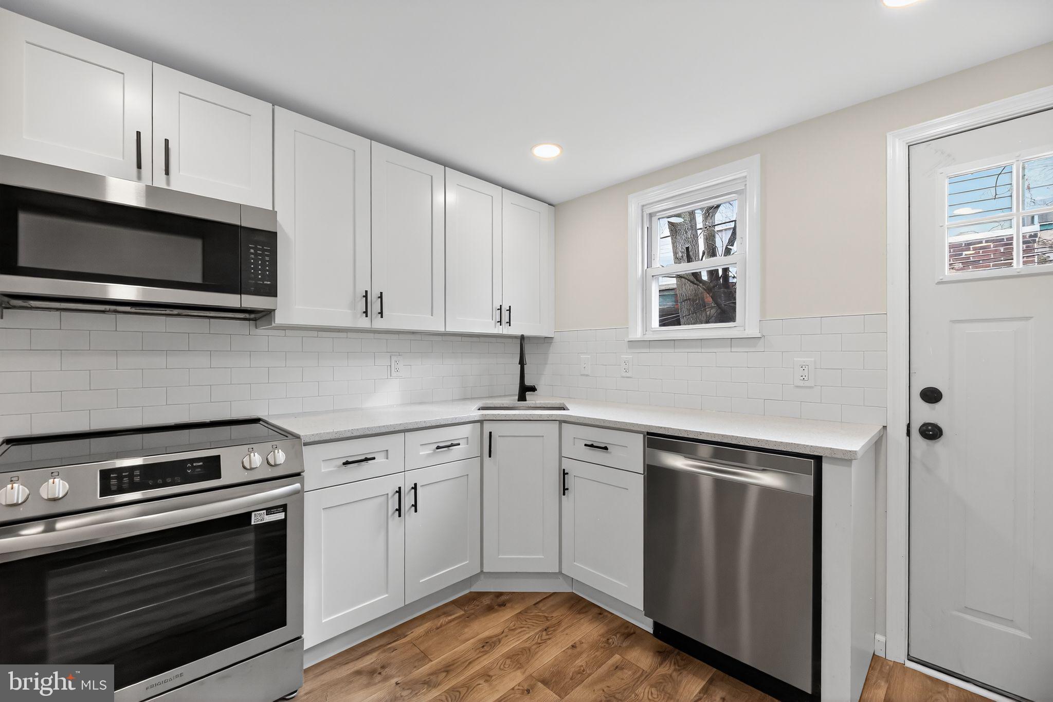 PORT RICHMOND - Residential