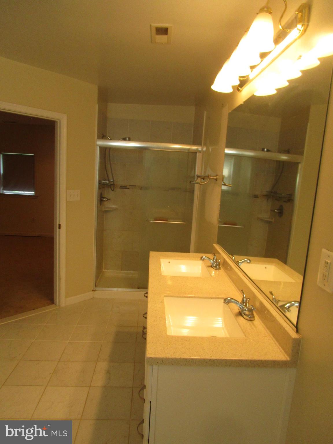 HOLLYWOOD SHORES - Residential Lease