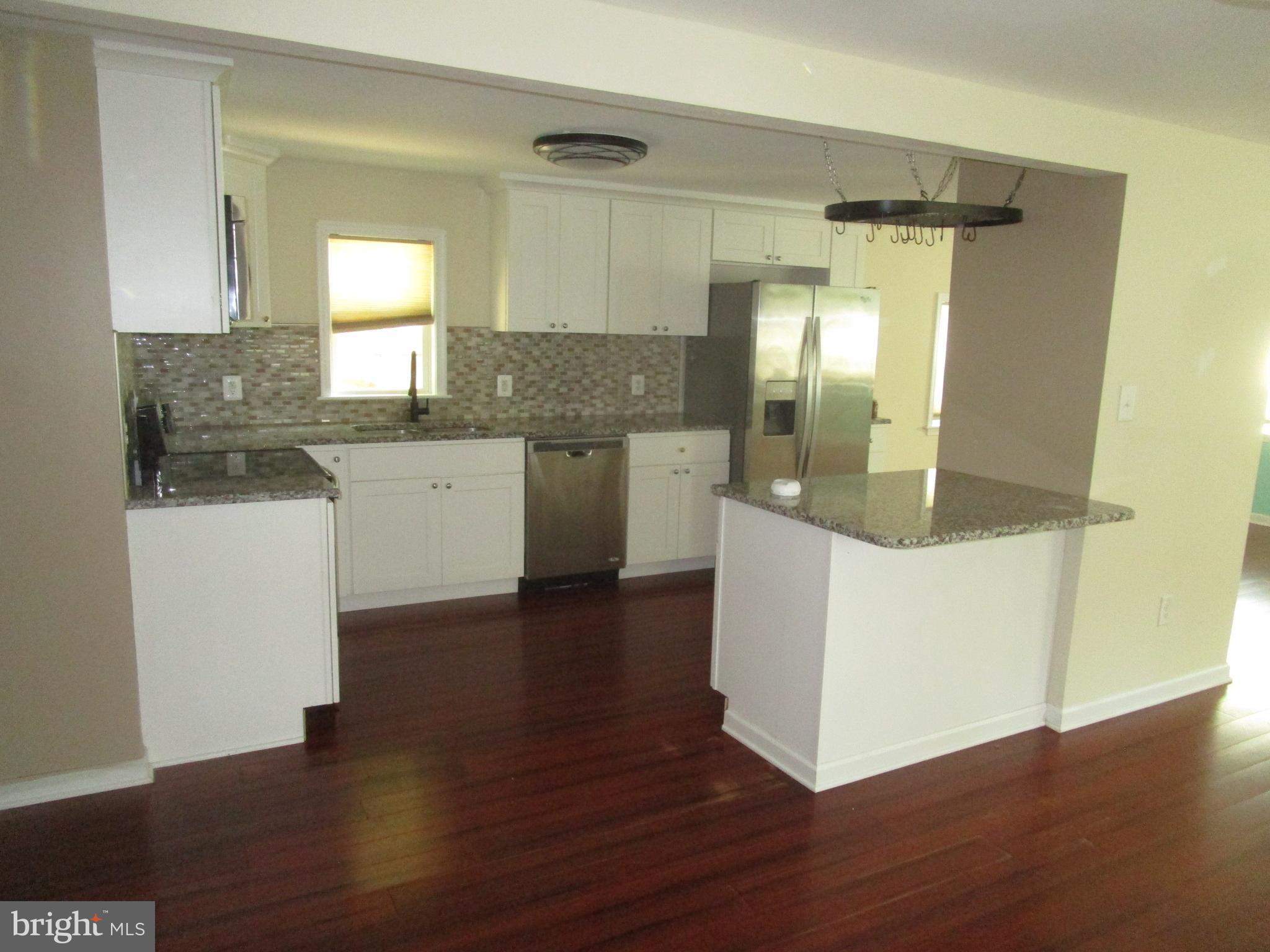 HOLLYWOOD SHORES - Residential Lease