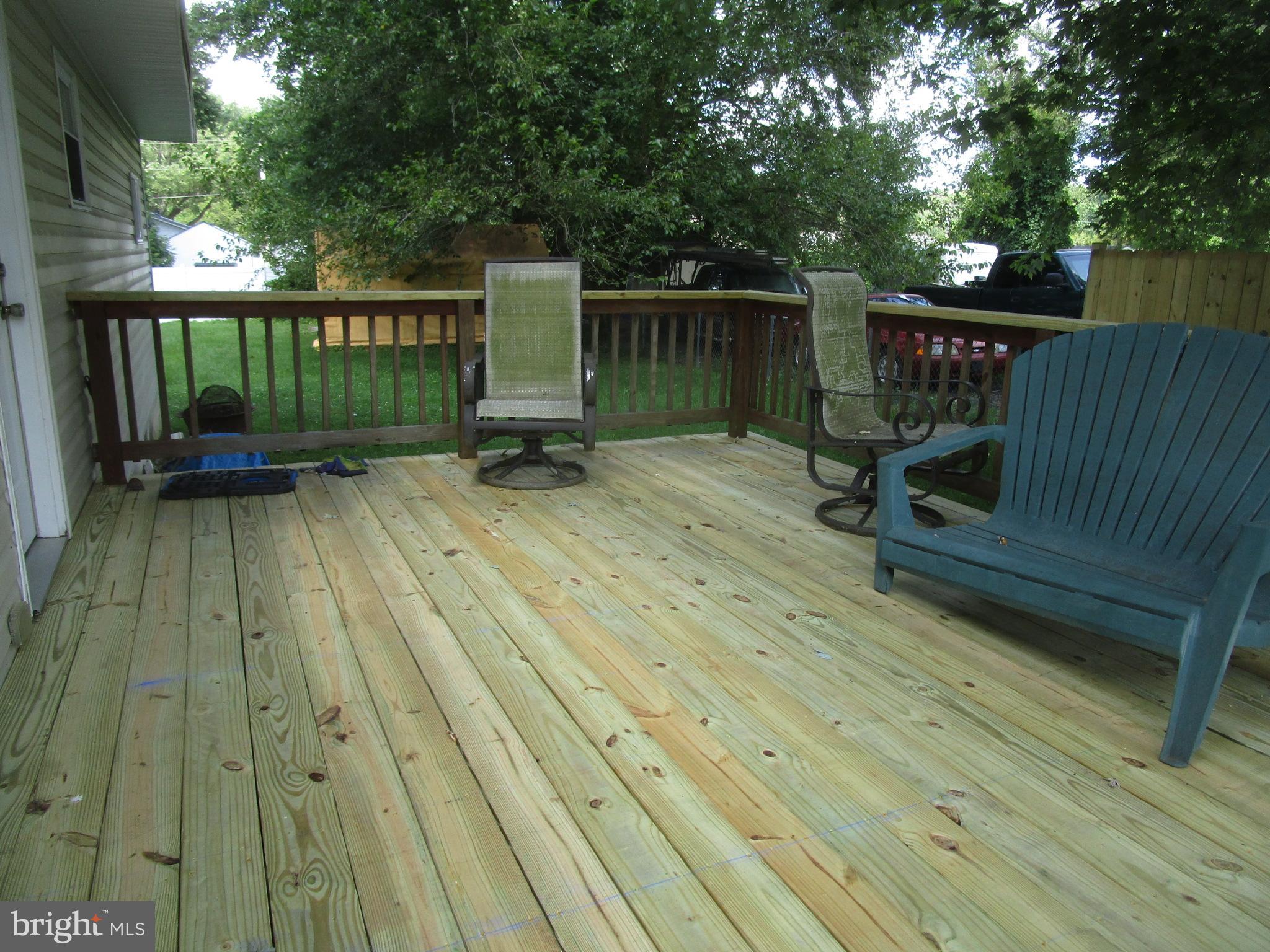 HOLLYWOOD SHORES - Residential Lease