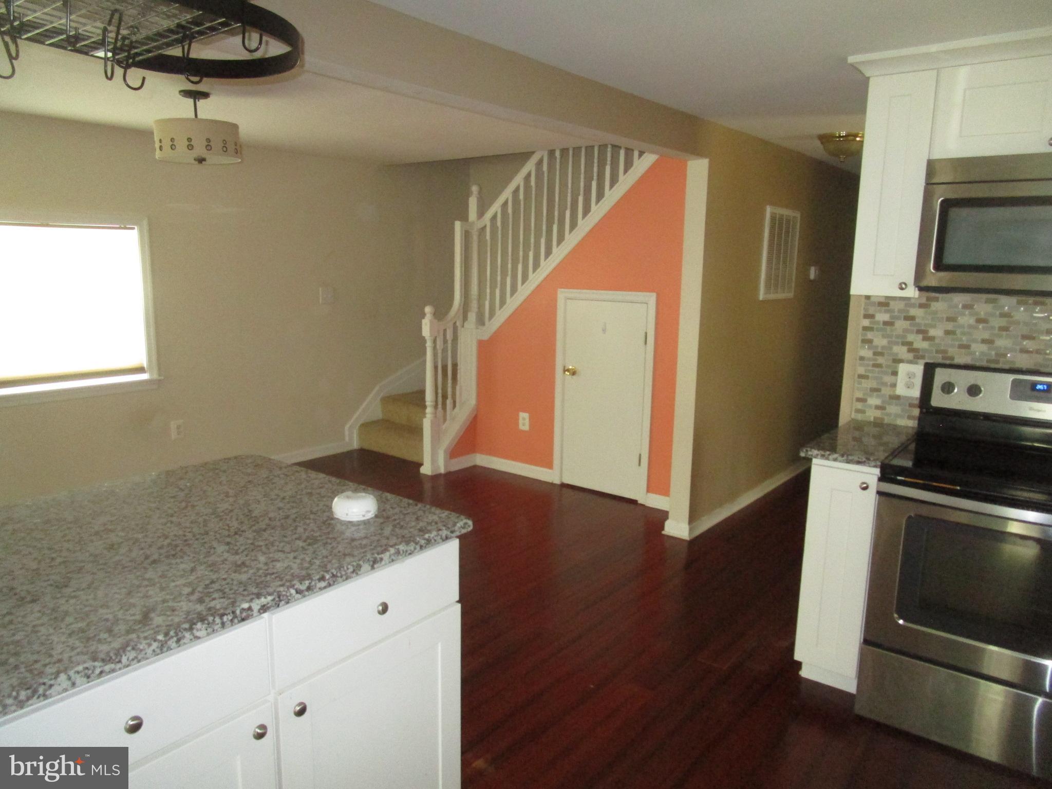 HOLLYWOOD SHORES - Residential Lease