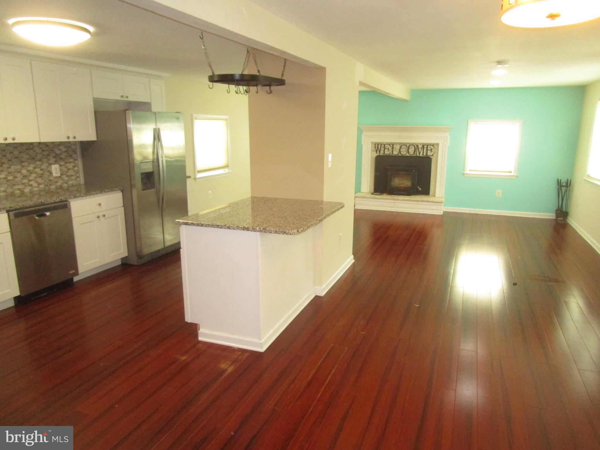 HOLLYWOOD SHORES - Residential Lease