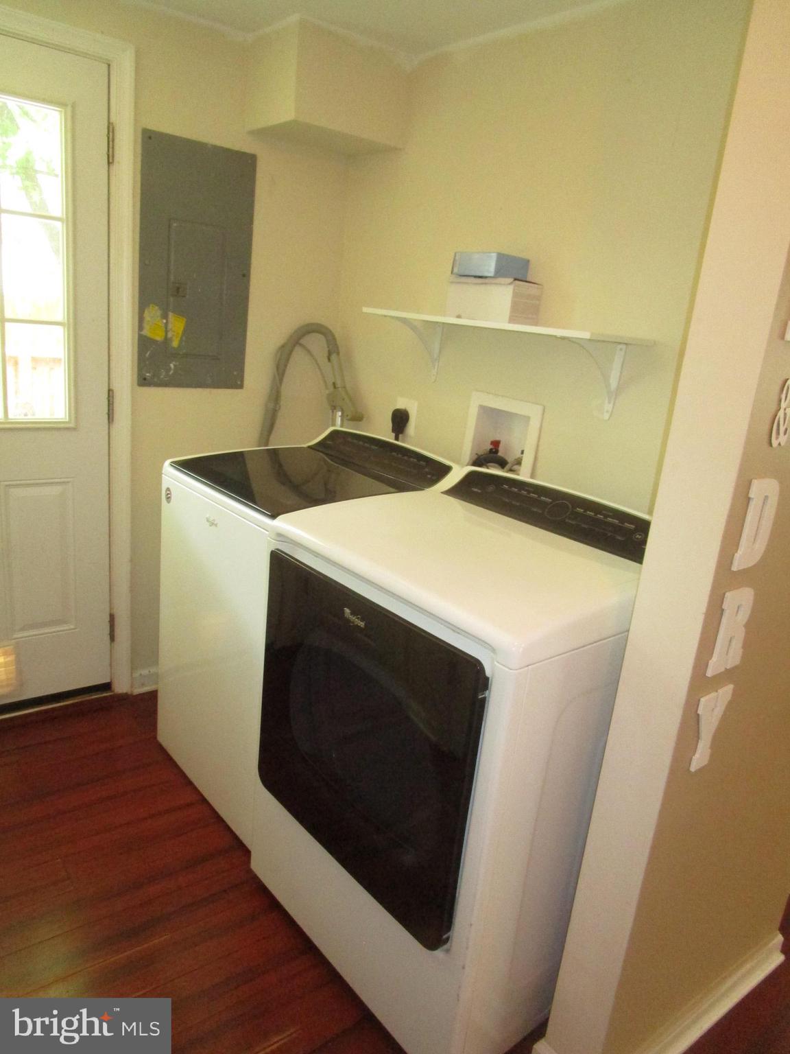 HOLLYWOOD SHORES - Residential Lease