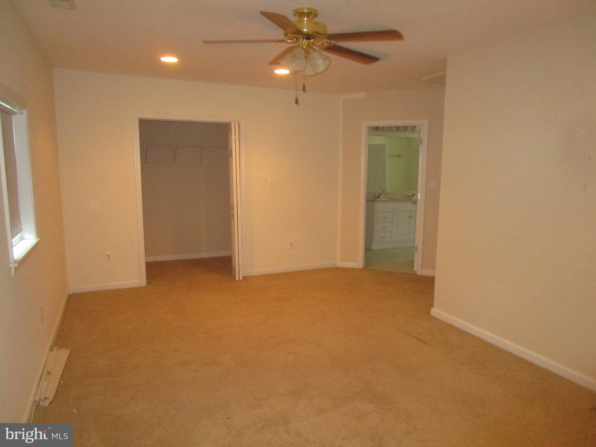 HOLLYWOOD SHORES - Residential Lease