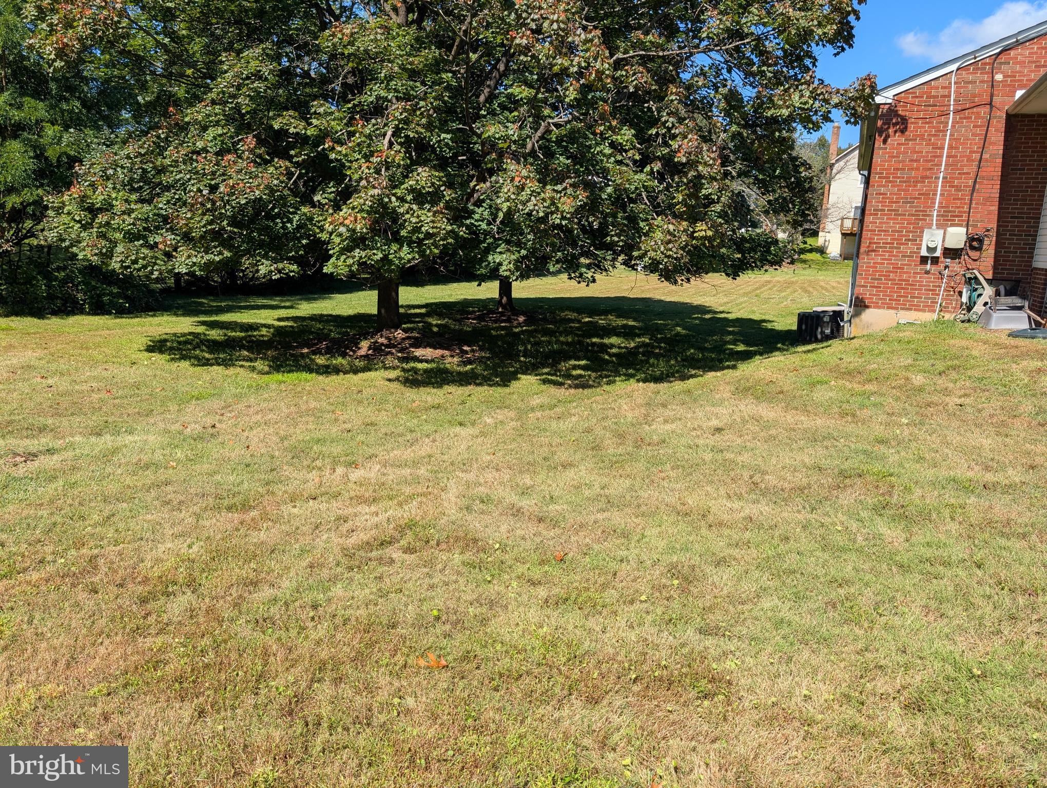 QUINCE ORCHARD ESTATES - Residential