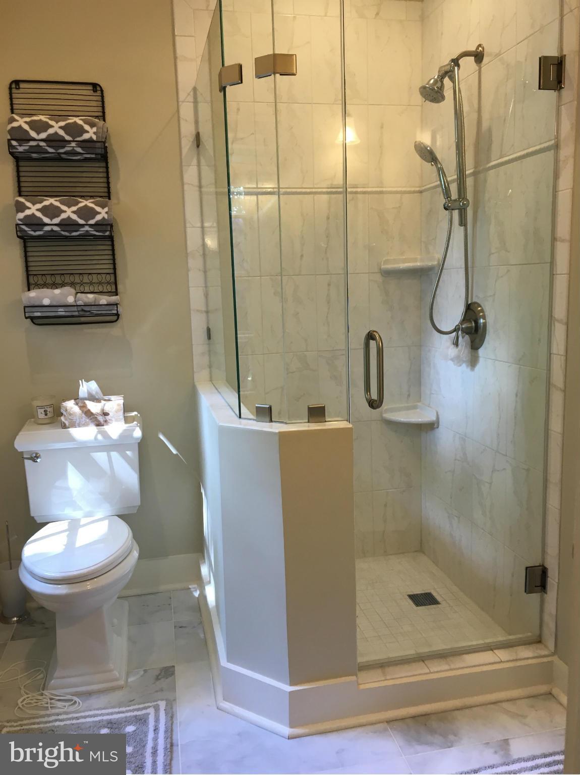 LEESBURG - Residential