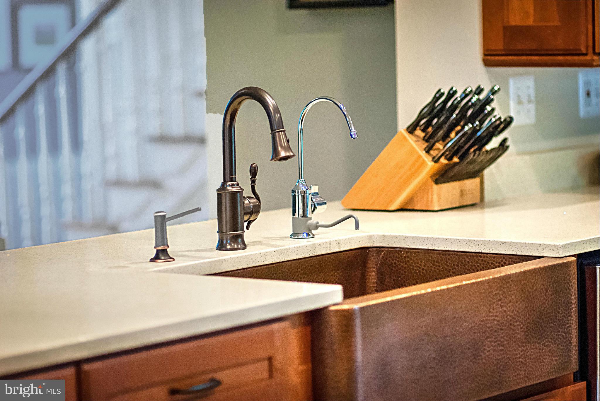 LEESBURG - Residential