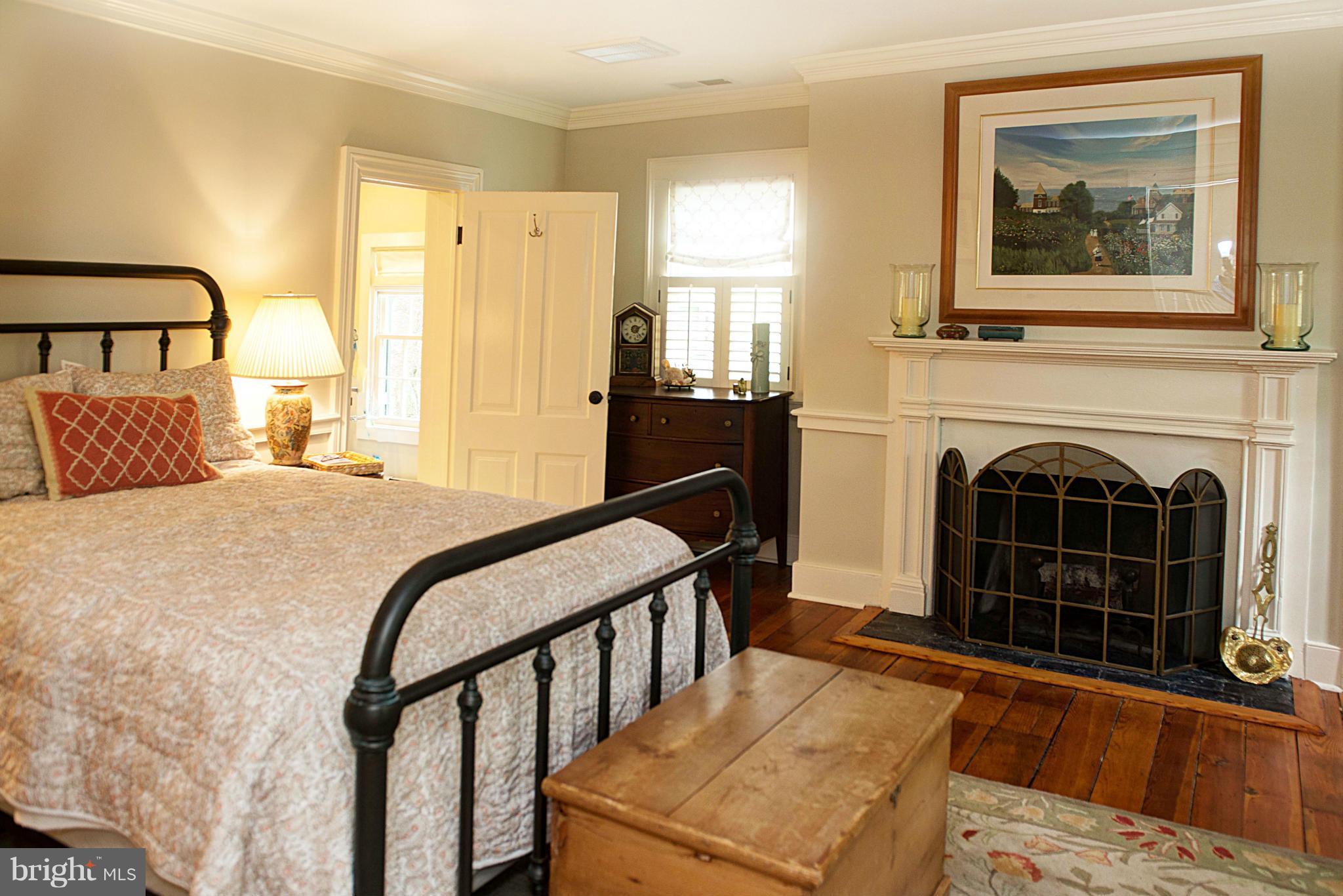 LEESBURG - Residential