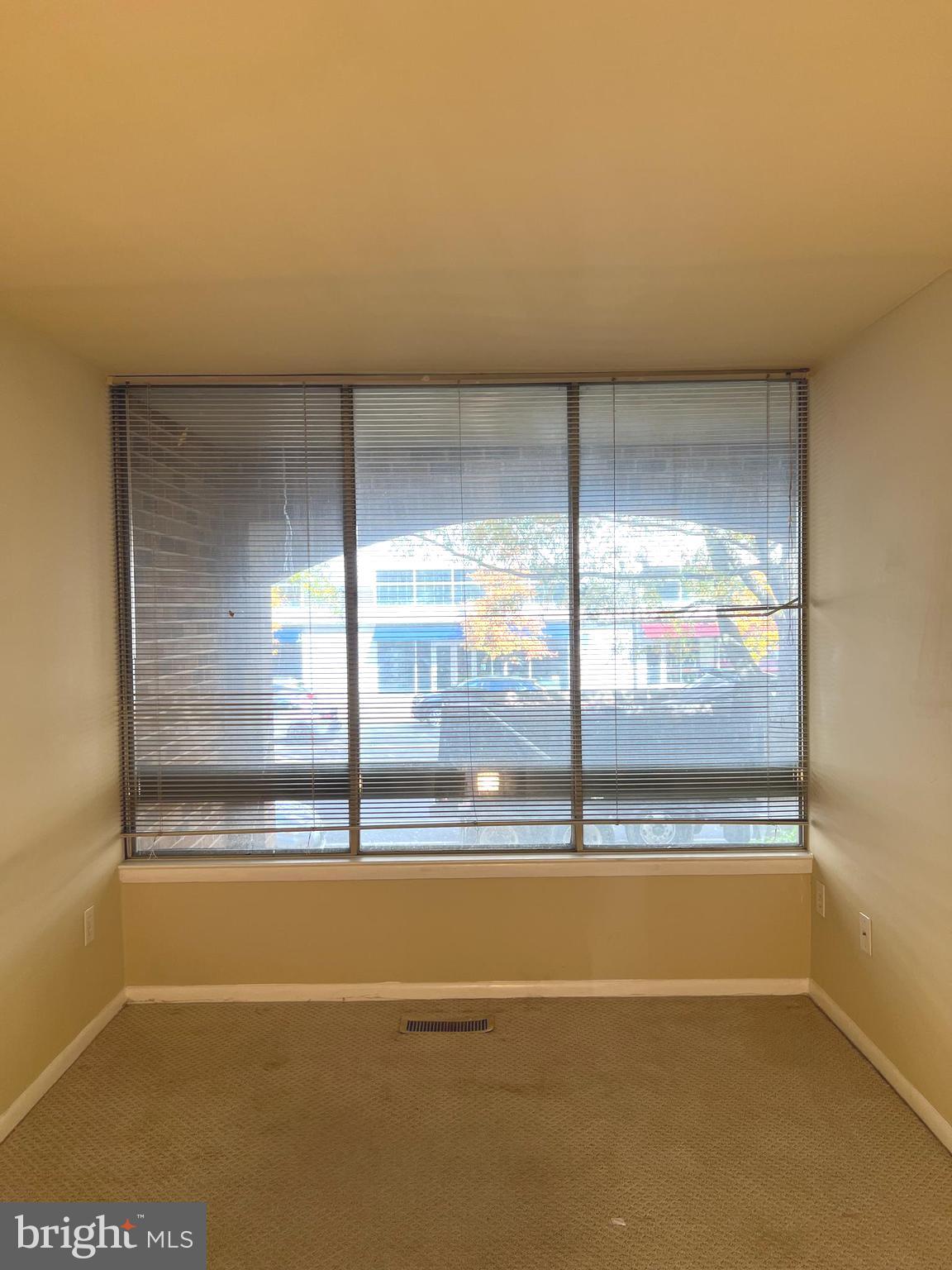 SOUTHAMPTON - Residential Lease