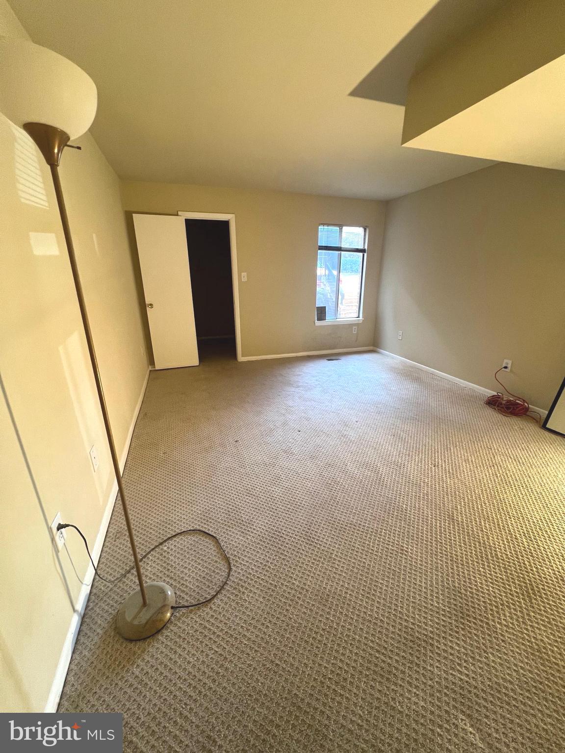 SOUTHAMPTON - Residential Lease