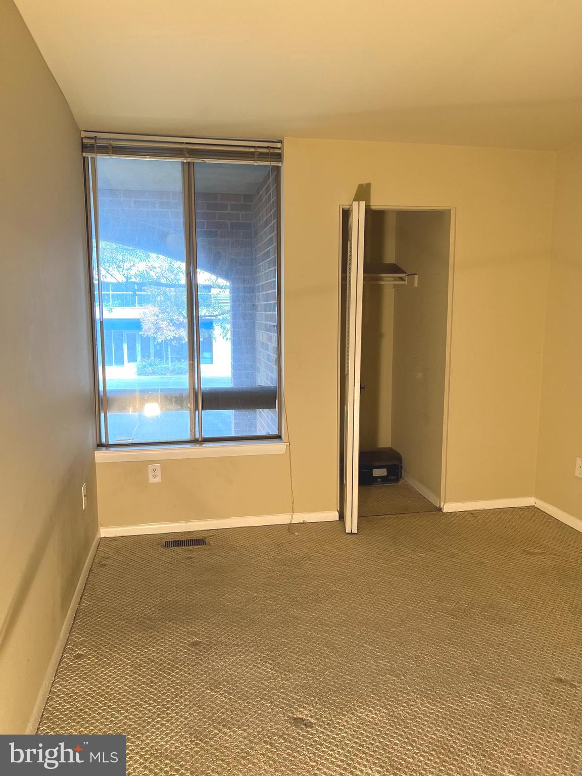 SOUTHAMPTON - Residential Lease