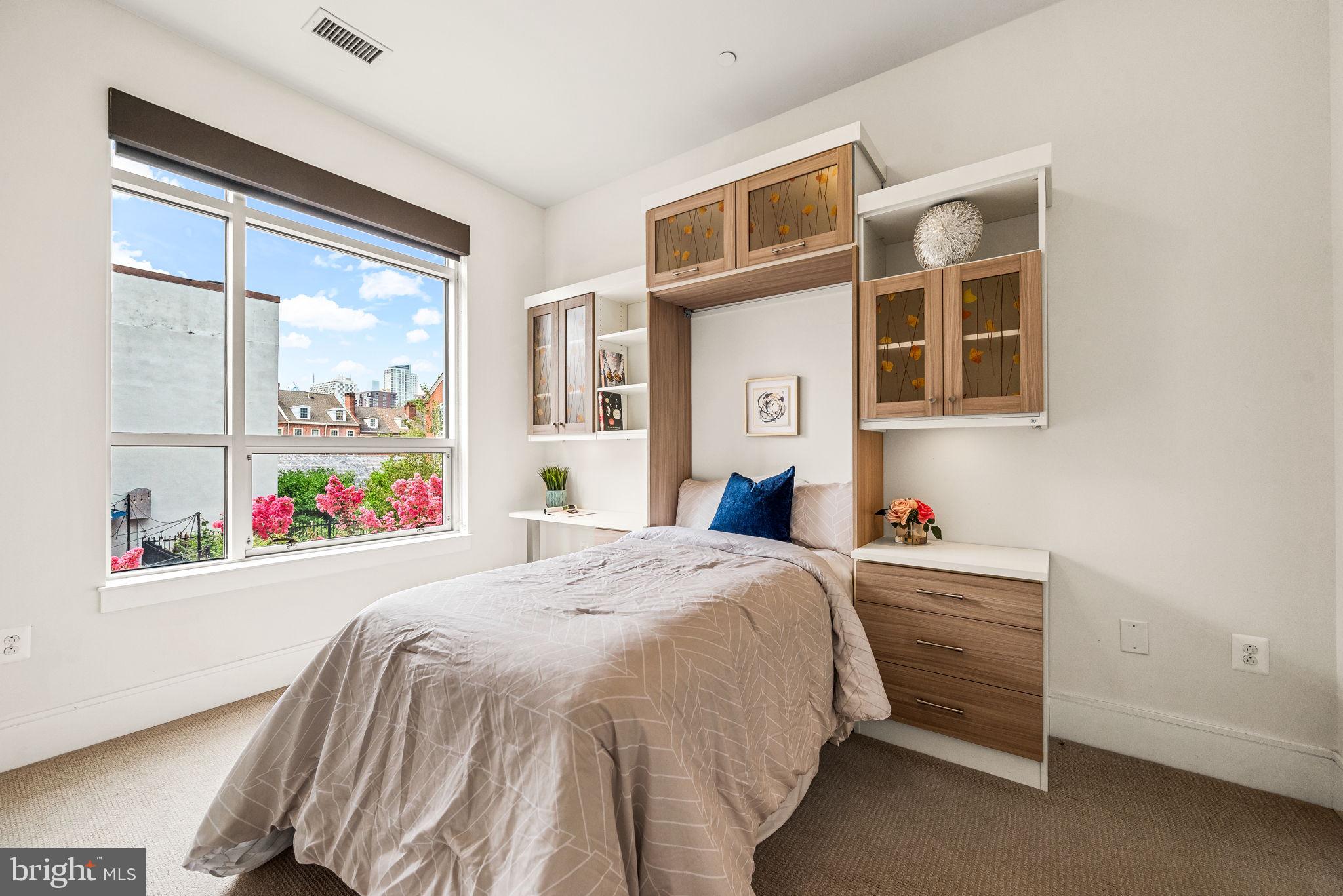 SOCIETY HILL - Residential