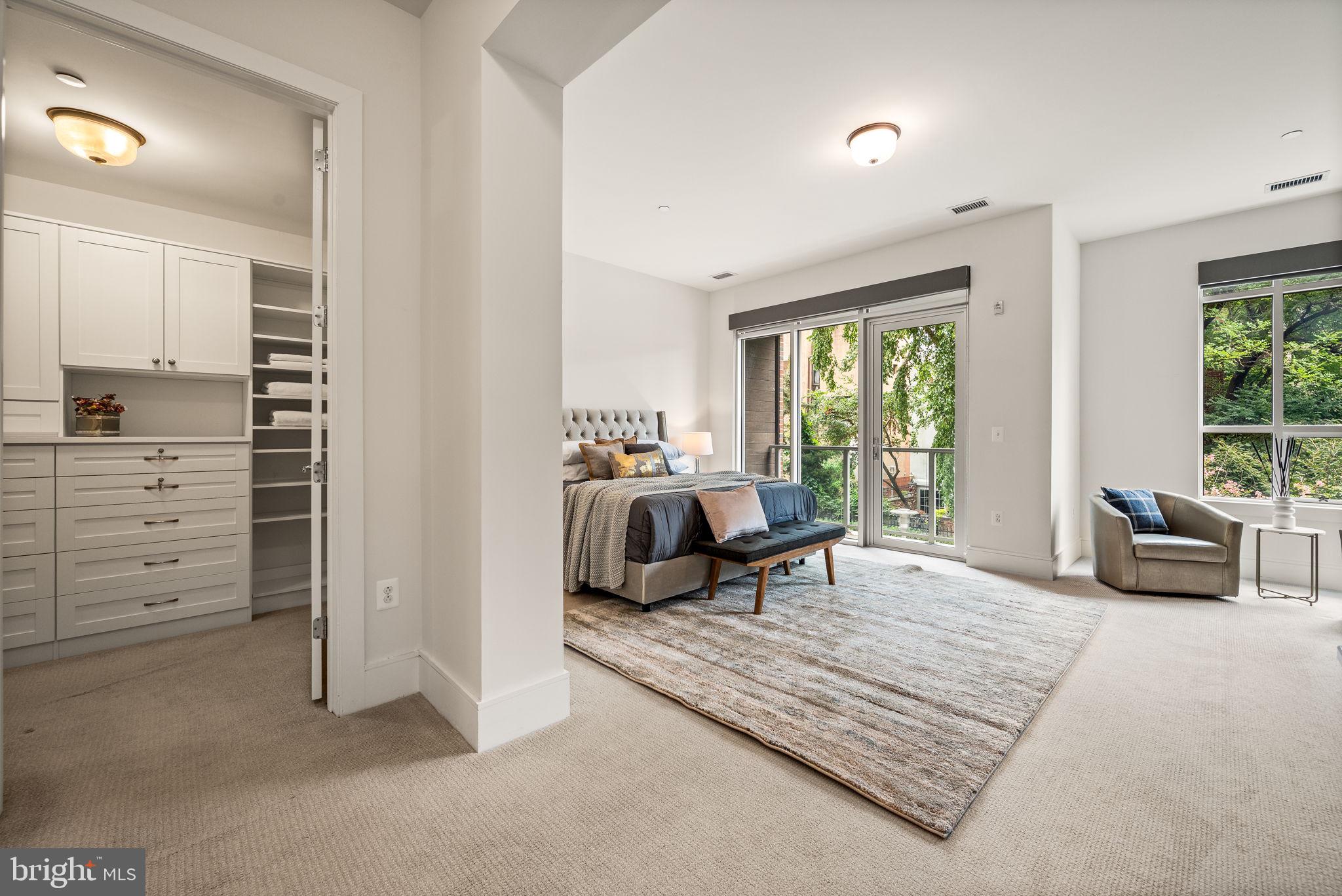 SOCIETY HILL - Residential