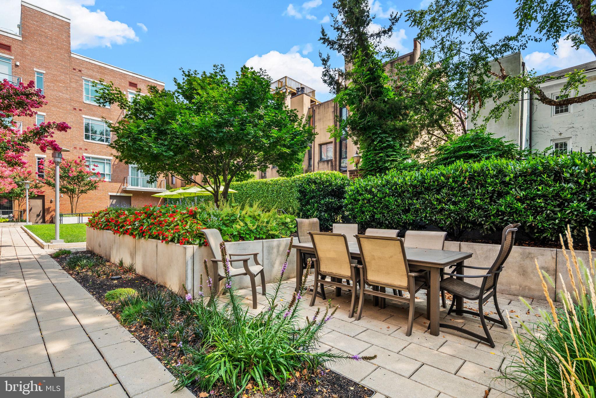 SOCIETY HILL - Residential