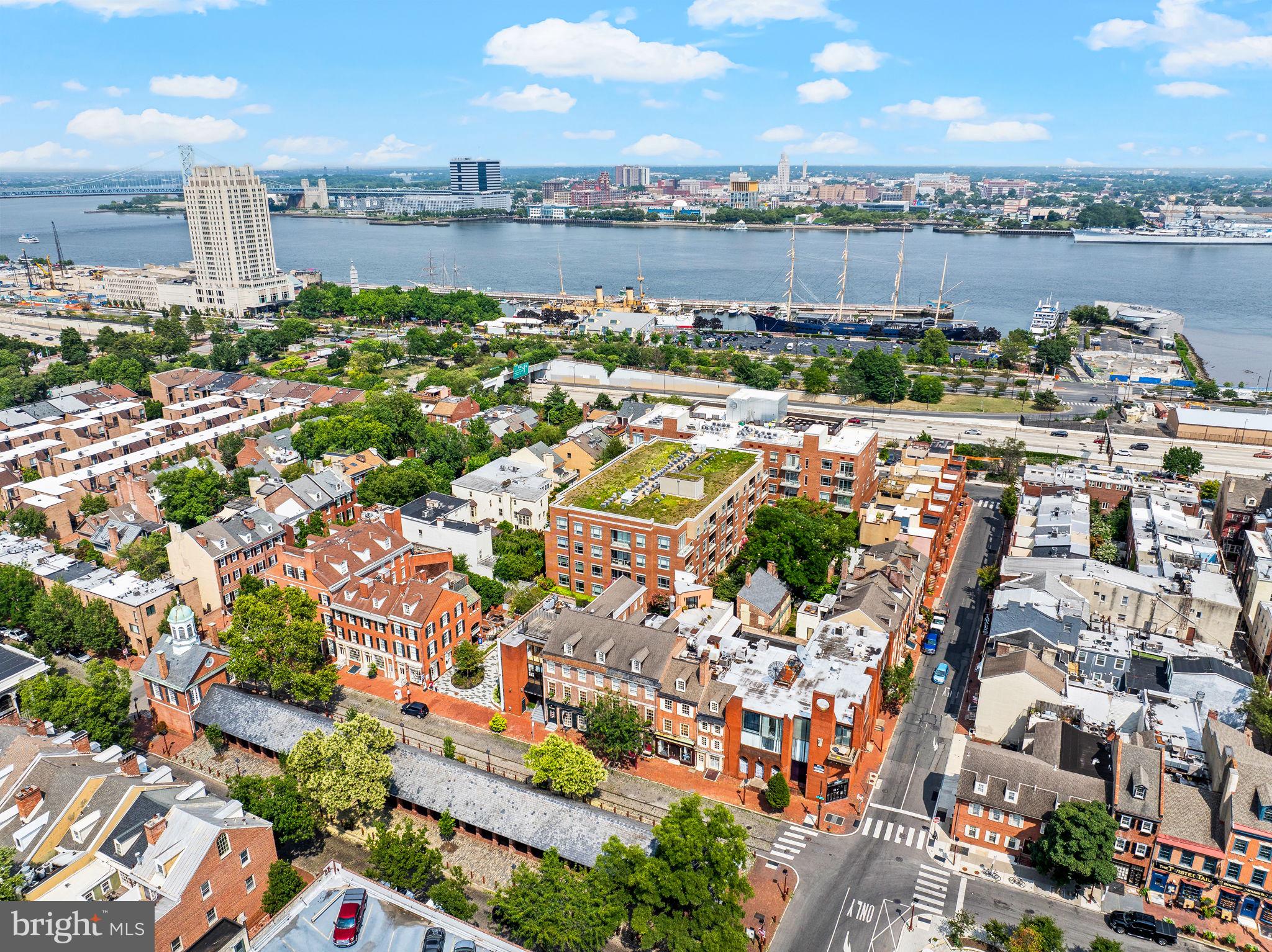 SOCIETY HILL - Residential
