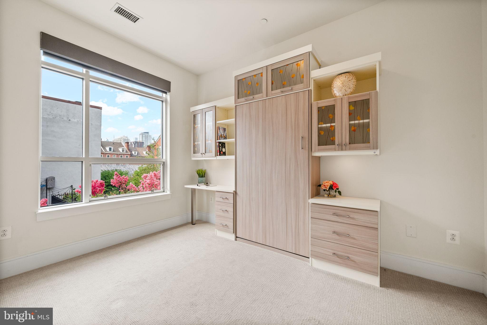 SOCIETY HILL - Residential