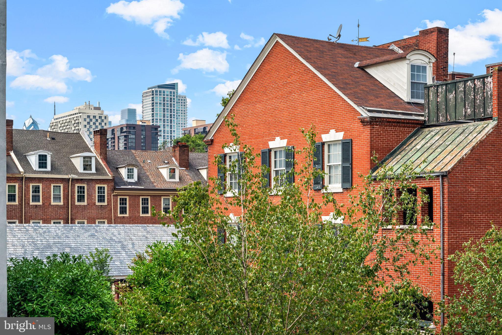 SOCIETY HILL - Residential