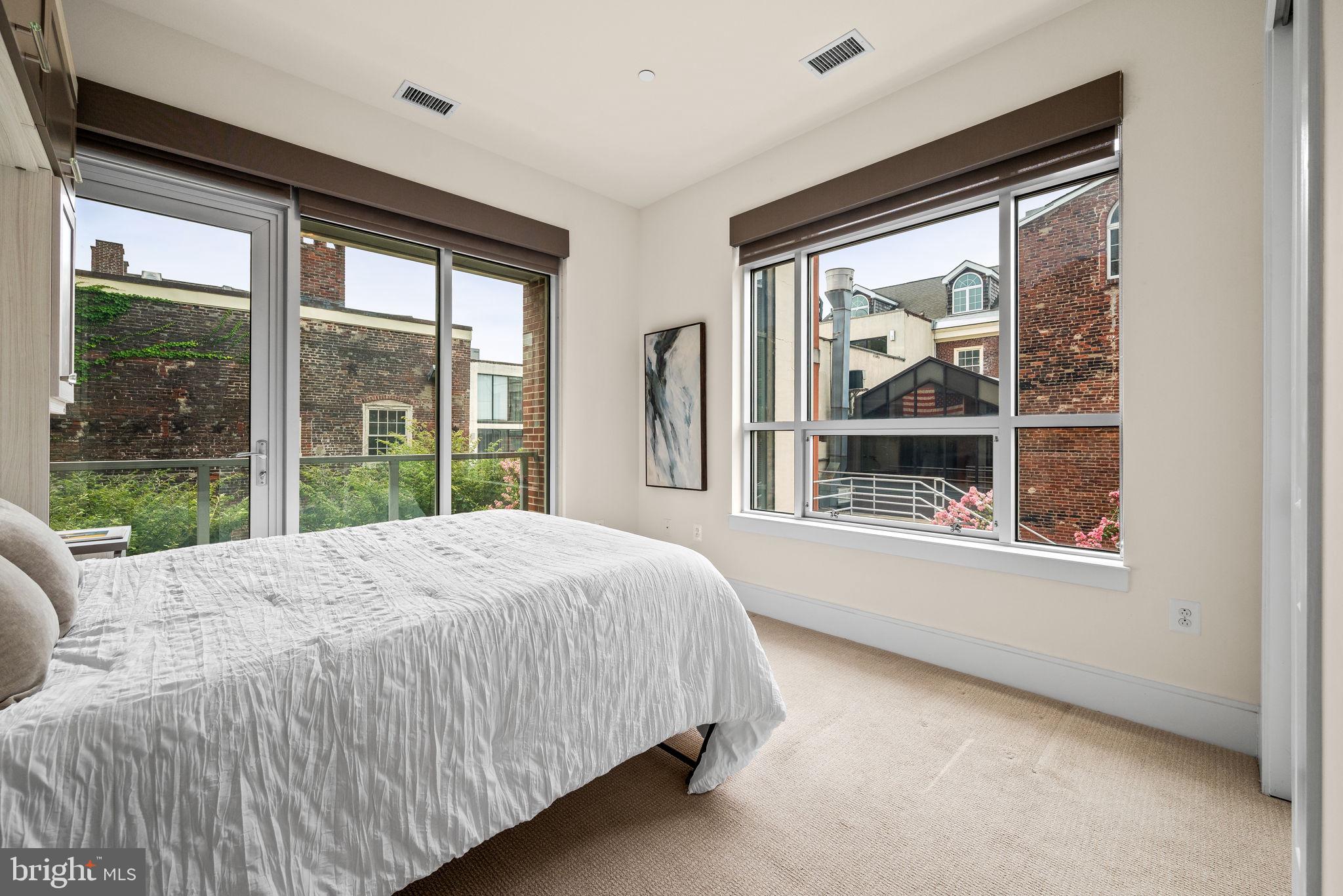 SOCIETY HILL - Residential