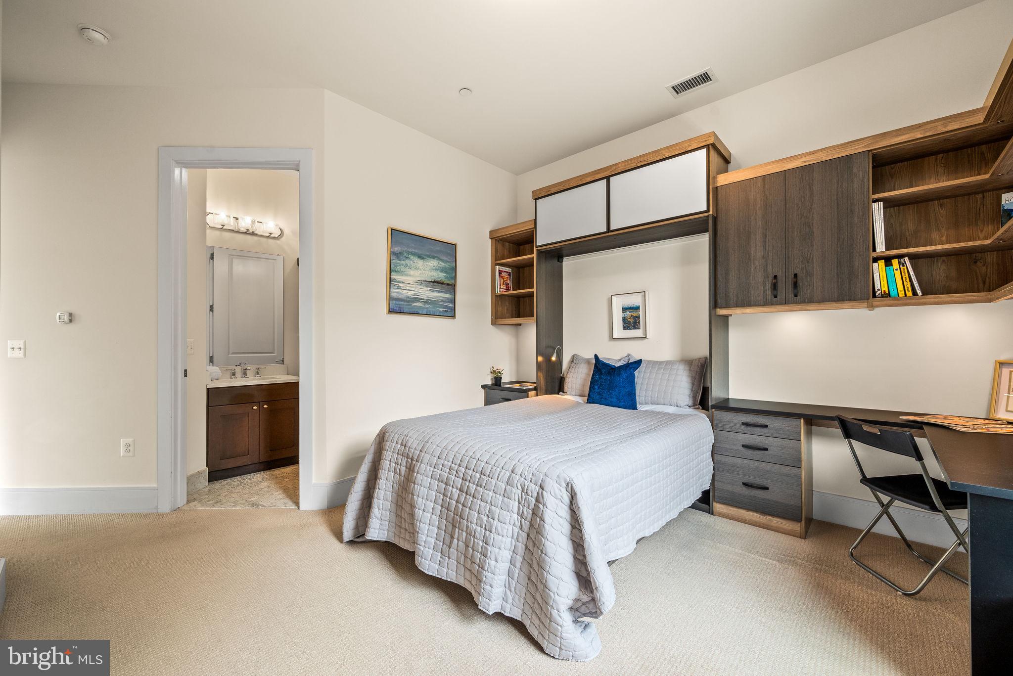 SOCIETY HILL - Residential