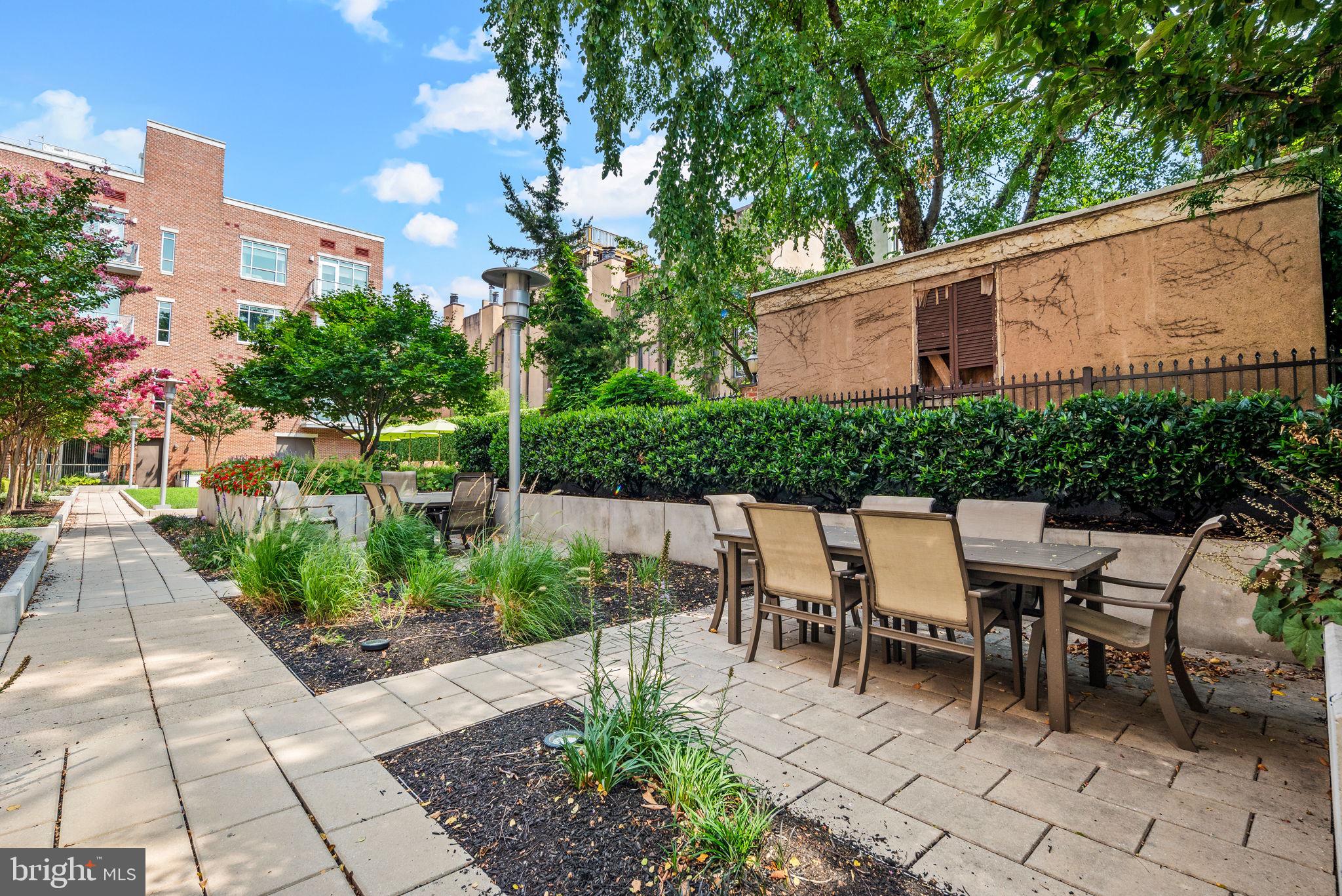 SOCIETY HILL - Residential