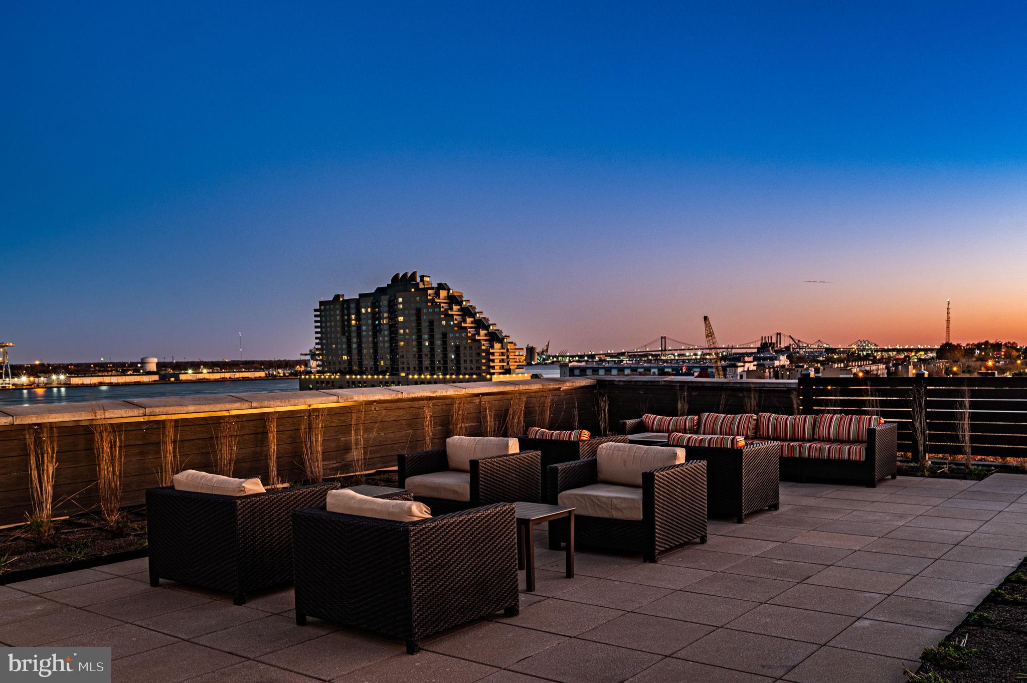 SOCIETY HILL - Residential