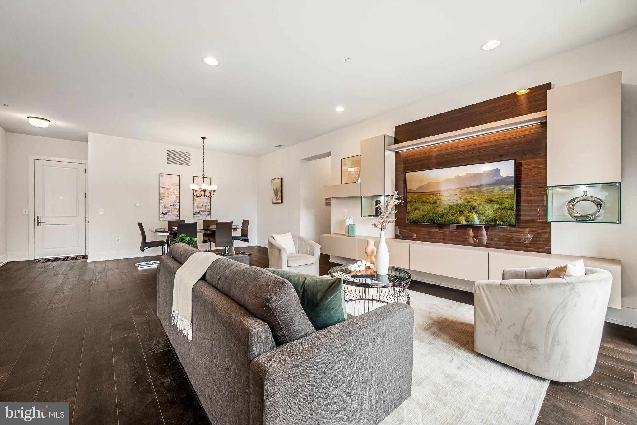 SOCIETY HILL - Residential