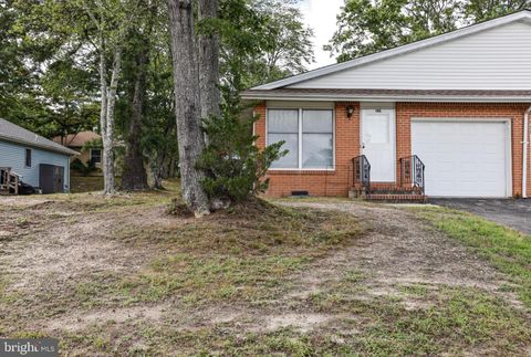 Townhouse For Sale - 14-A Magnolia Road<br/> MANAHAWKIN, NJ 08050