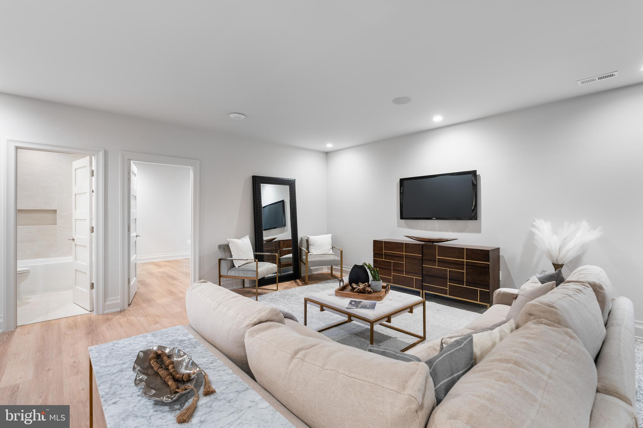 BERKSHIRE OAKWOOD - Residential