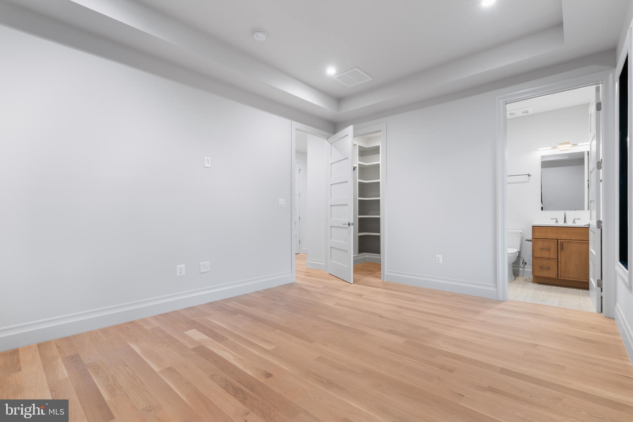 BERKSHIRE OAKWOOD - Residential