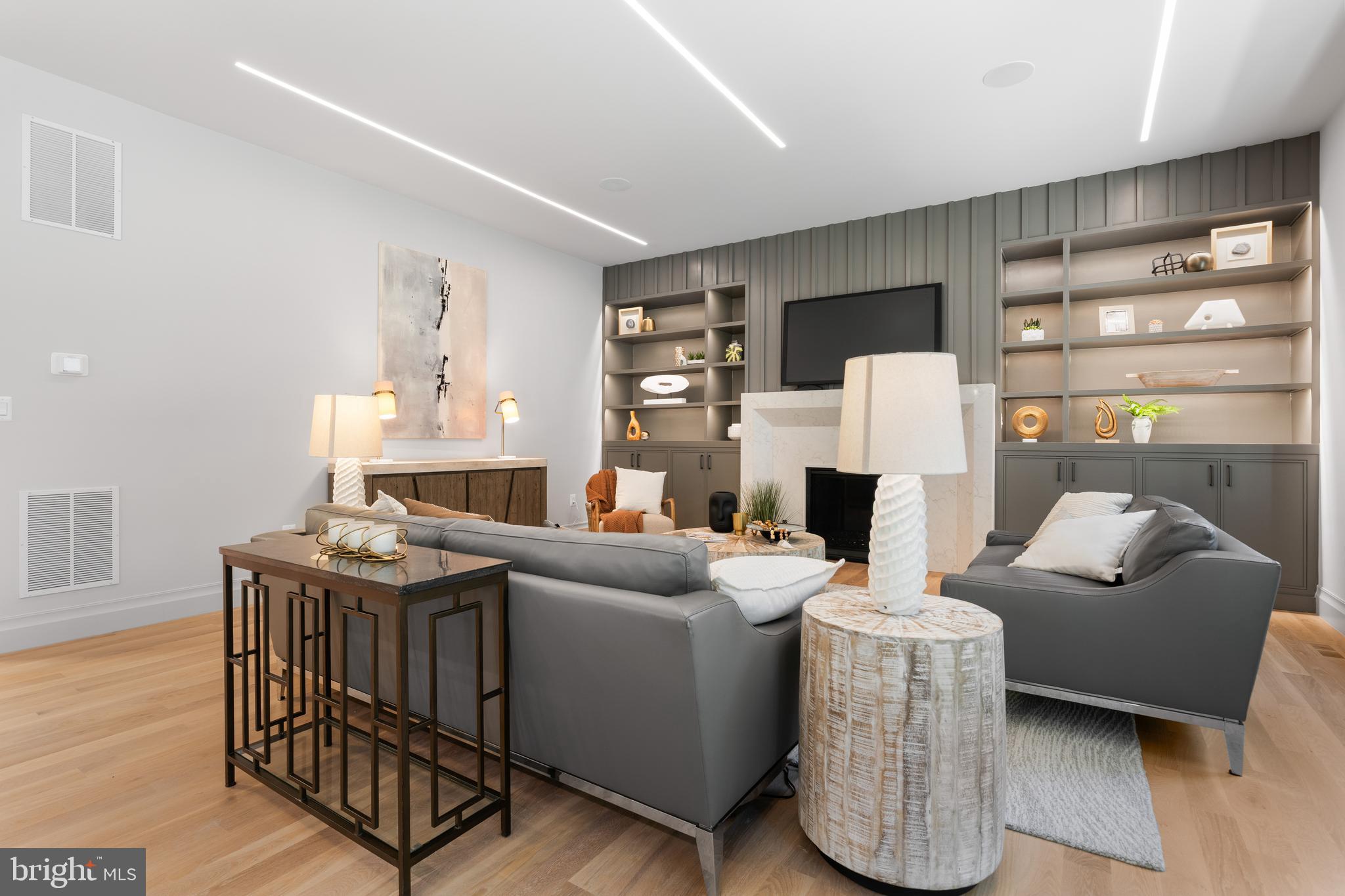 BERKSHIRE OAKWOOD - Residential