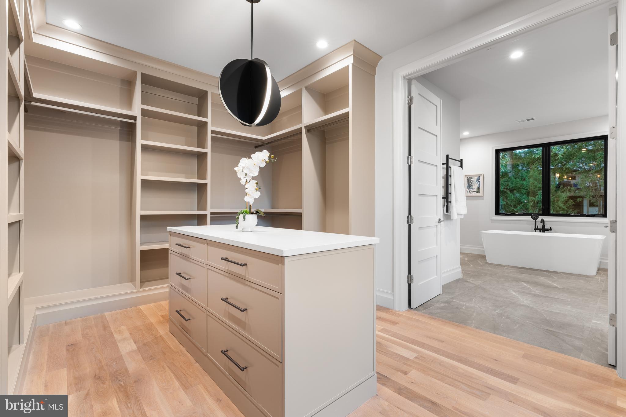 BERKSHIRE OAKWOOD - Residential