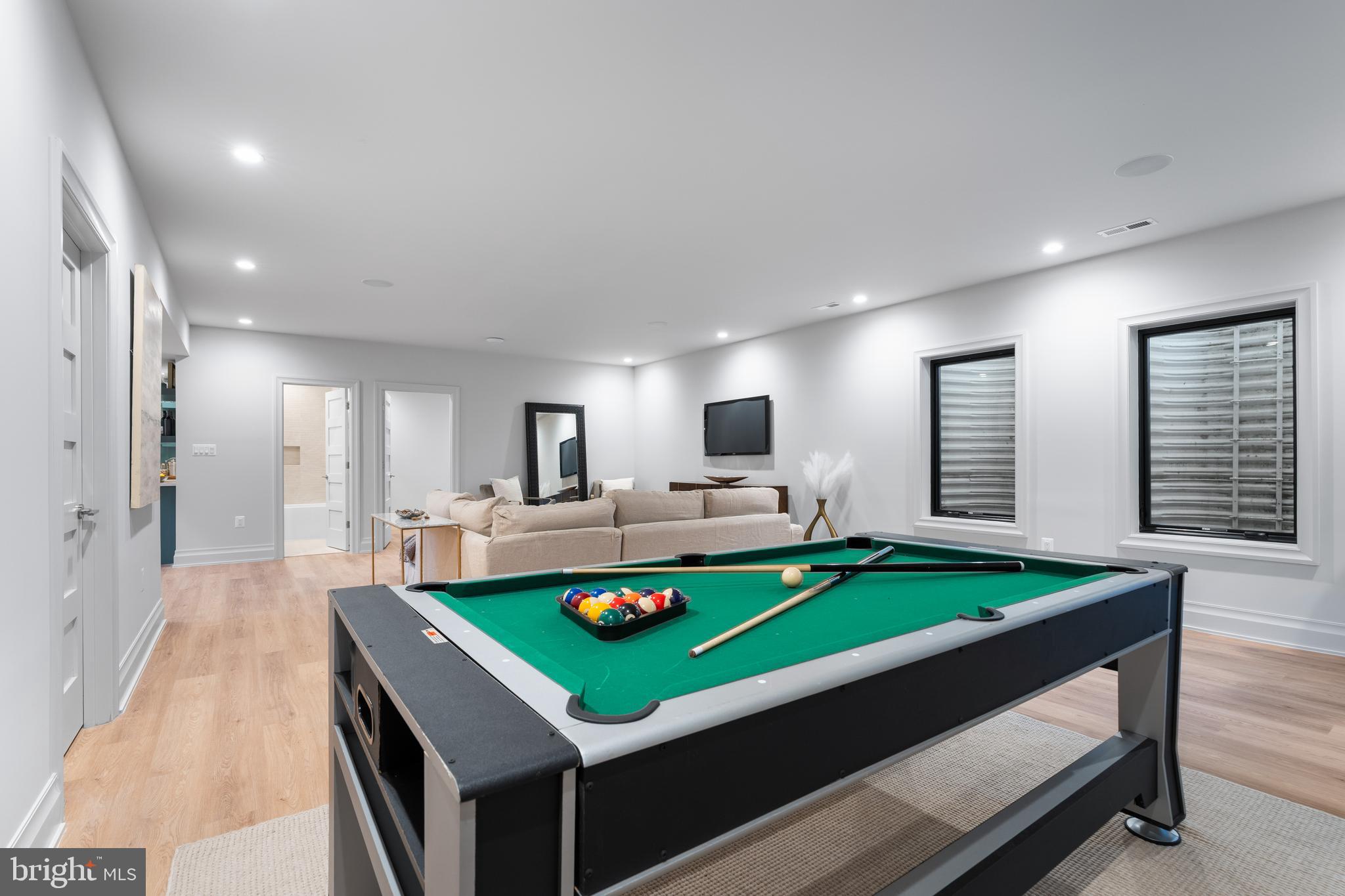 BERKSHIRE OAKWOOD - Residential