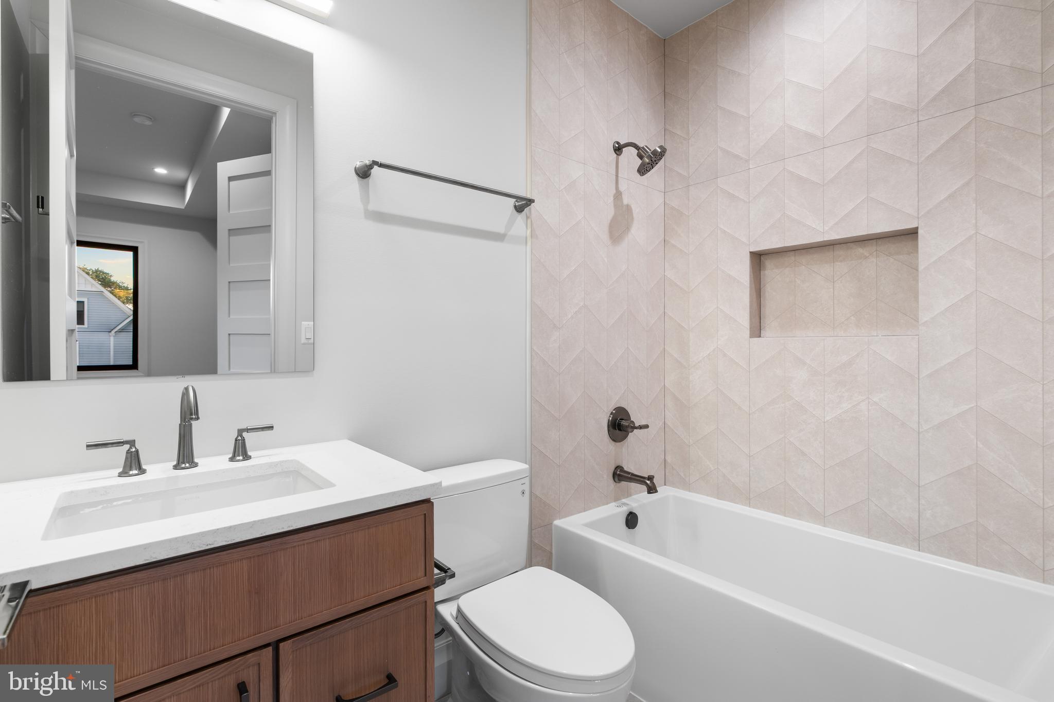 BERKSHIRE OAKWOOD - Residential