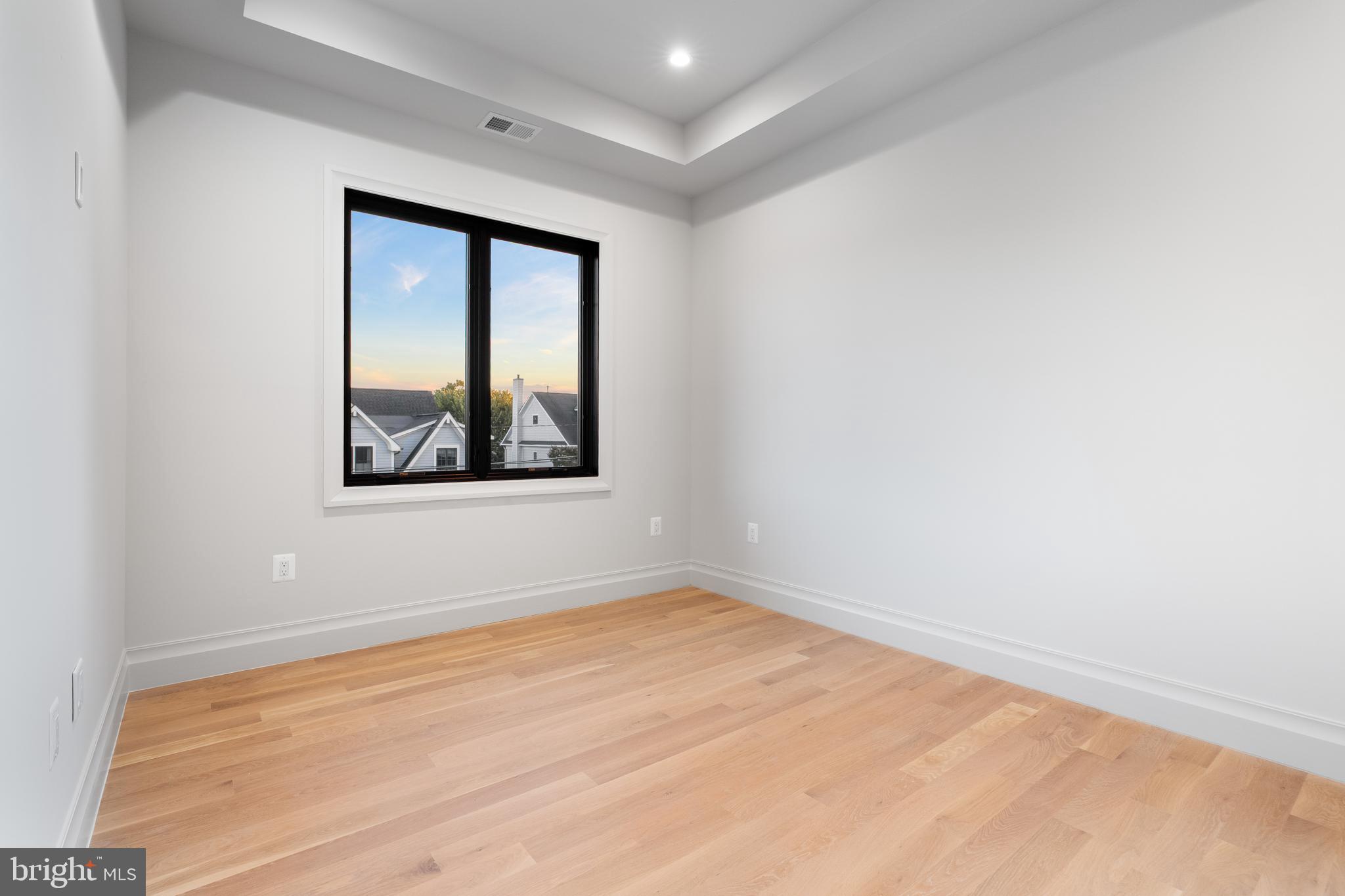 BERKSHIRE OAKWOOD - Residential