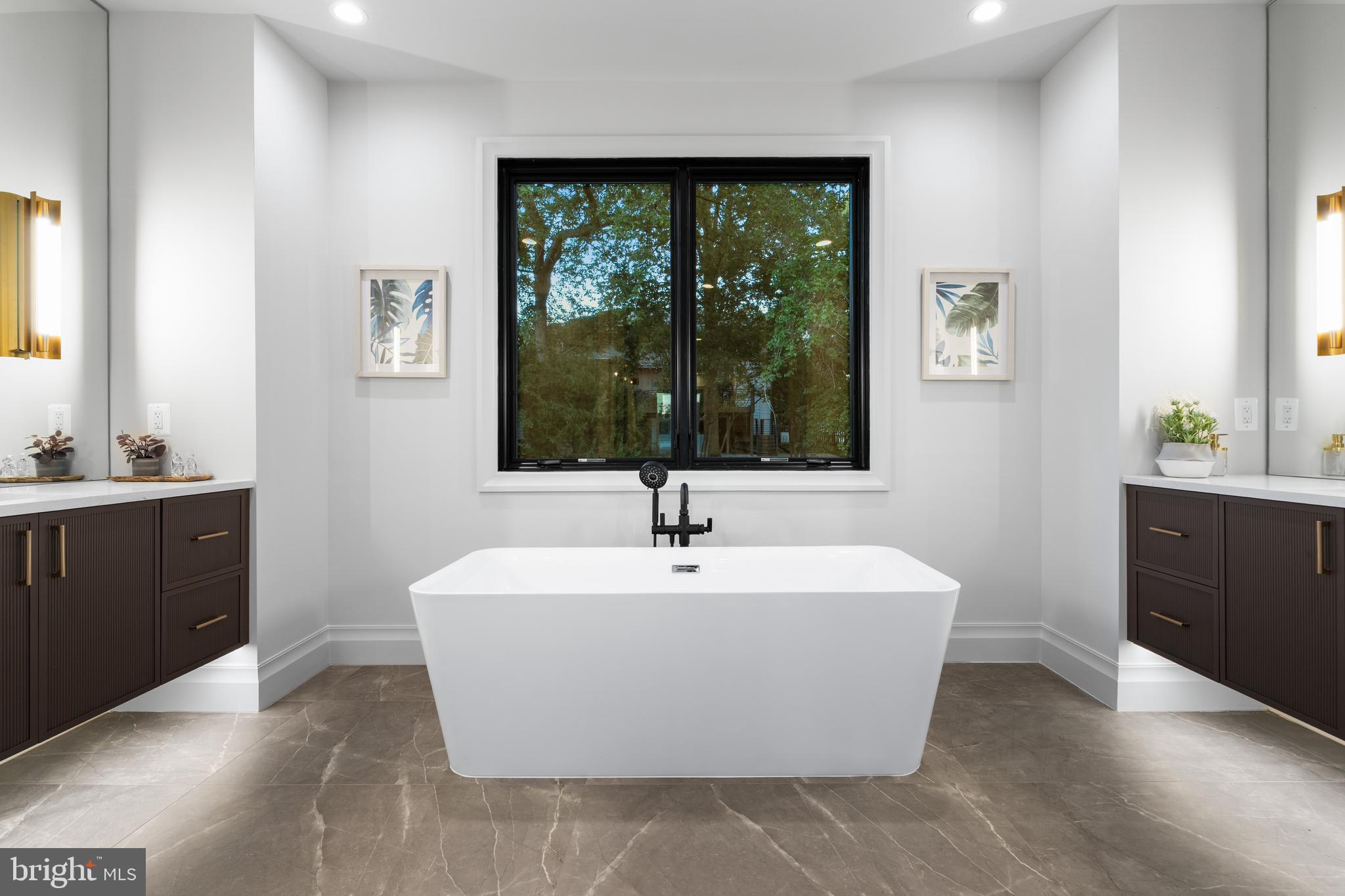 BERKSHIRE OAKWOOD - Residential