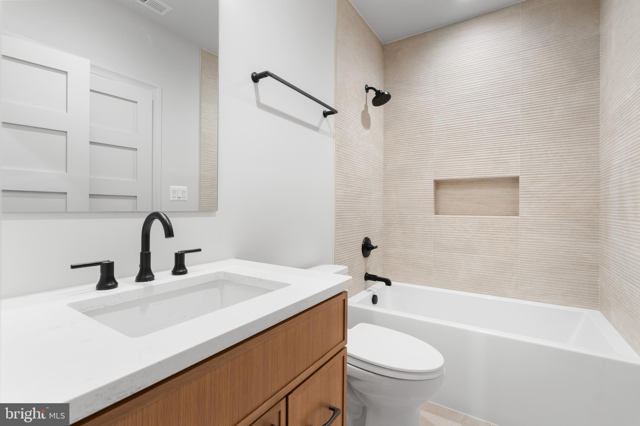 BERKSHIRE OAKWOOD - Residential