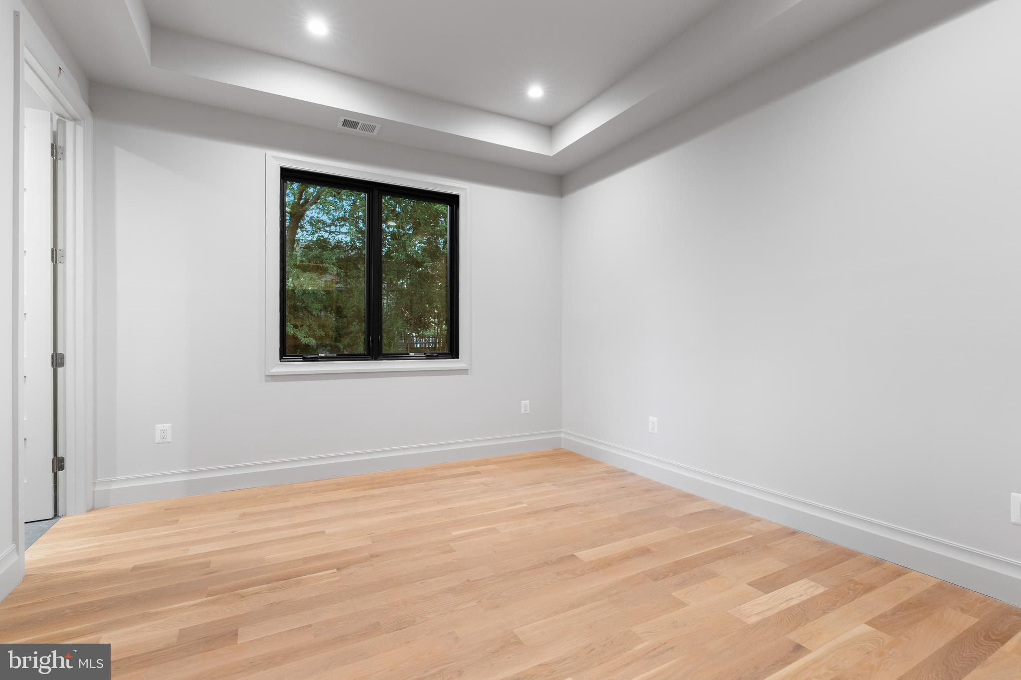 BERKSHIRE OAKWOOD - Residential