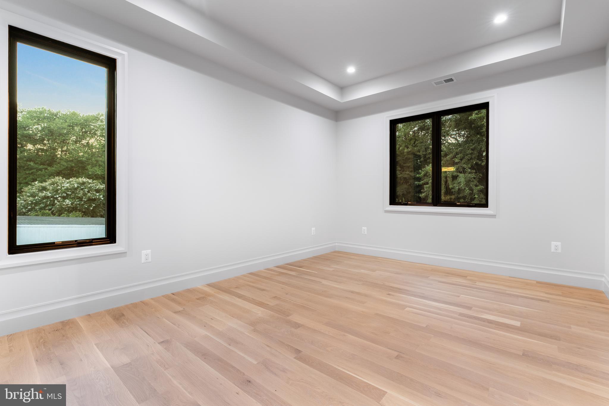 BERKSHIRE OAKWOOD - Residential