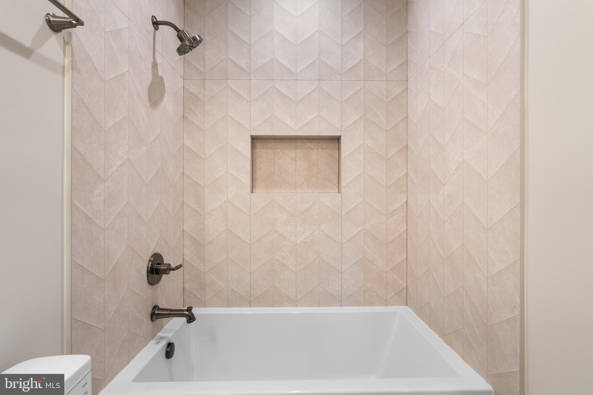 BERKSHIRE OAKWOOD - Residential