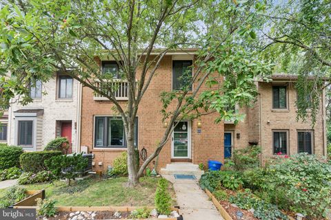2009 SWANS NECK WAY RESTON VA 20191