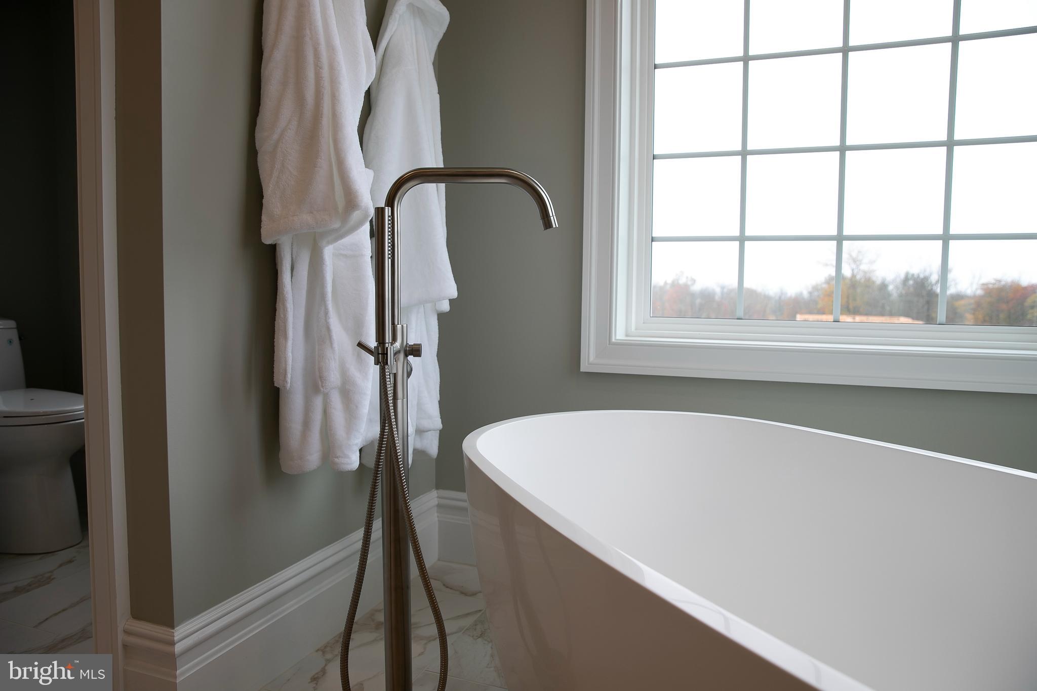 MAKEFIELD MEADOWS - Residential