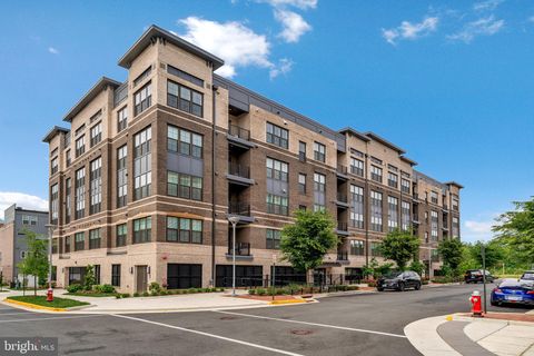 2320 FIELD POINT ROAD 4-408 HERNDON VA 20171