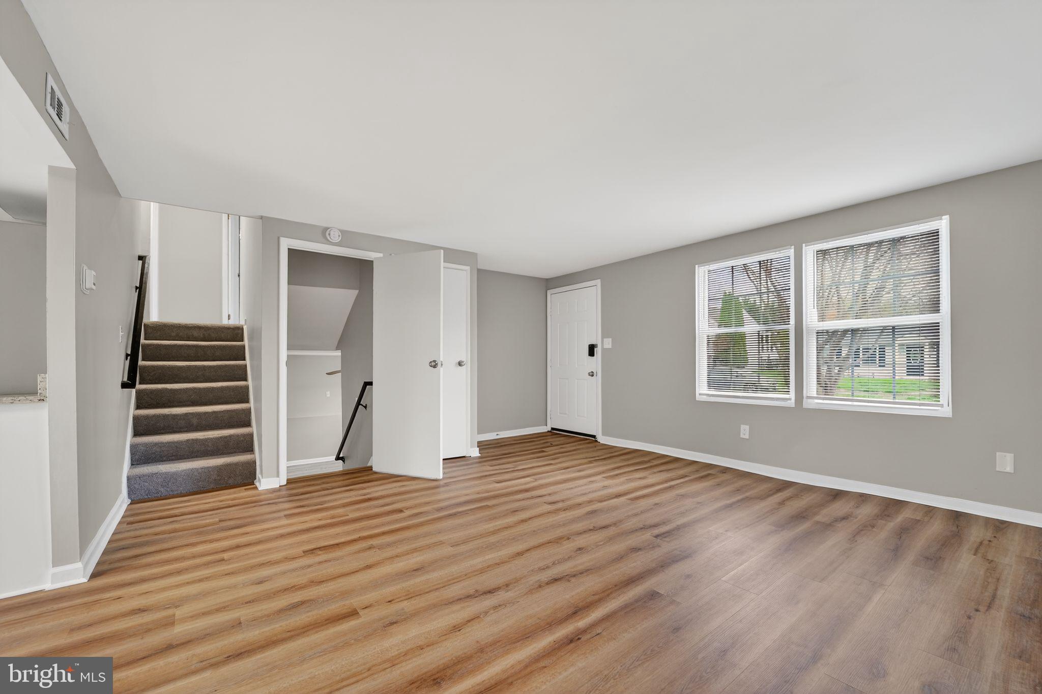 LONG BAR HARBOR - Residential