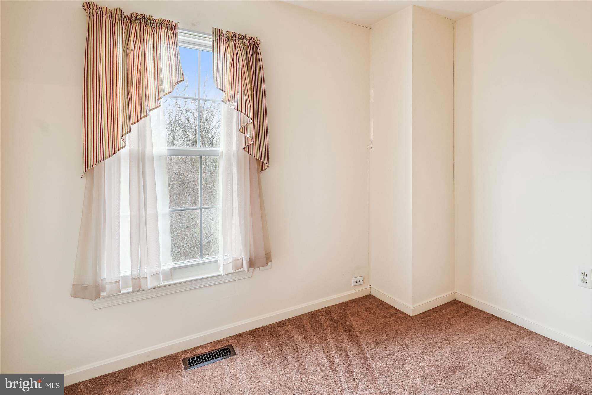 POTOMAC LAKES - Residential